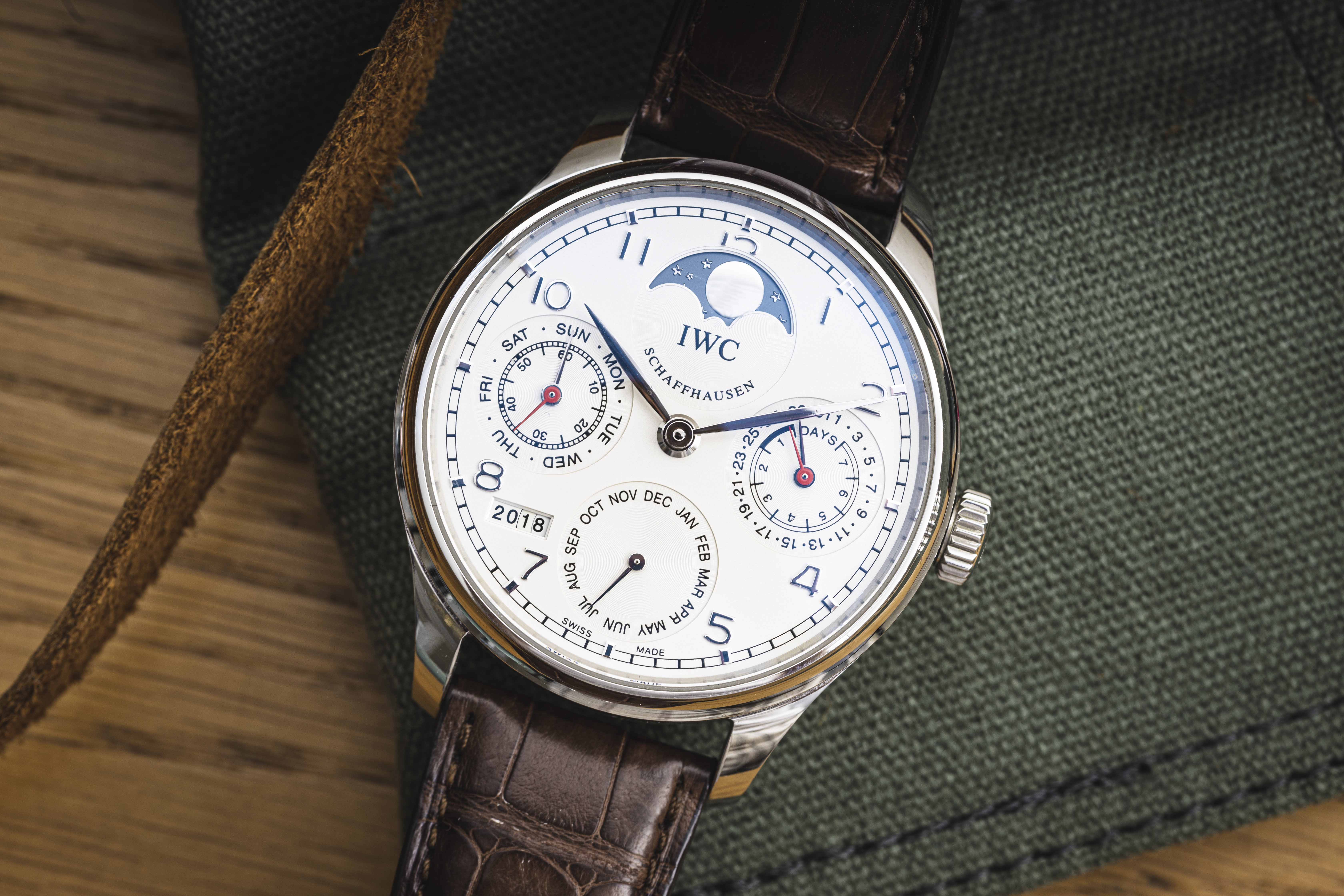 Wc portuguese perpetual discount calendar