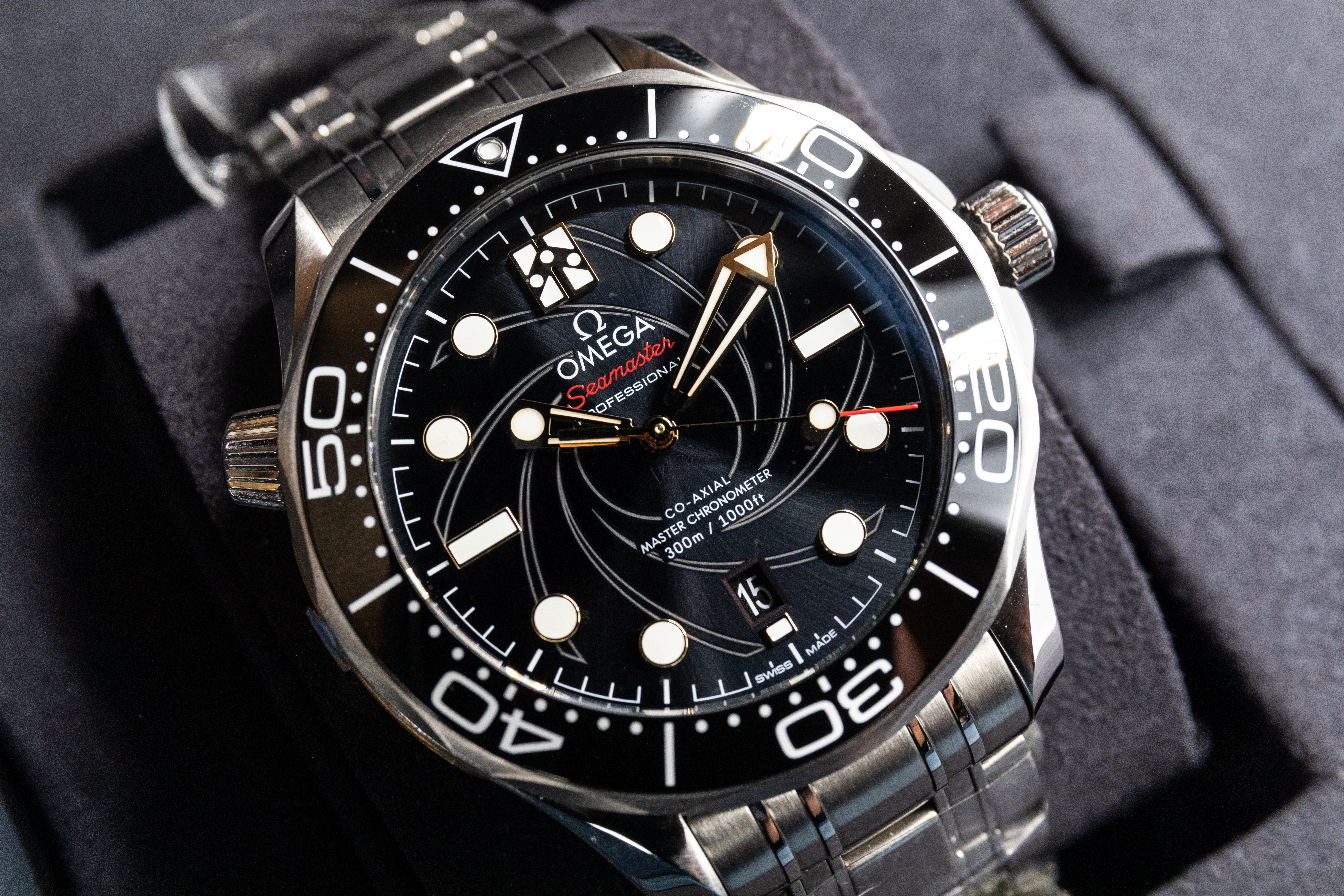 Omega seamaster clearance james bond edition