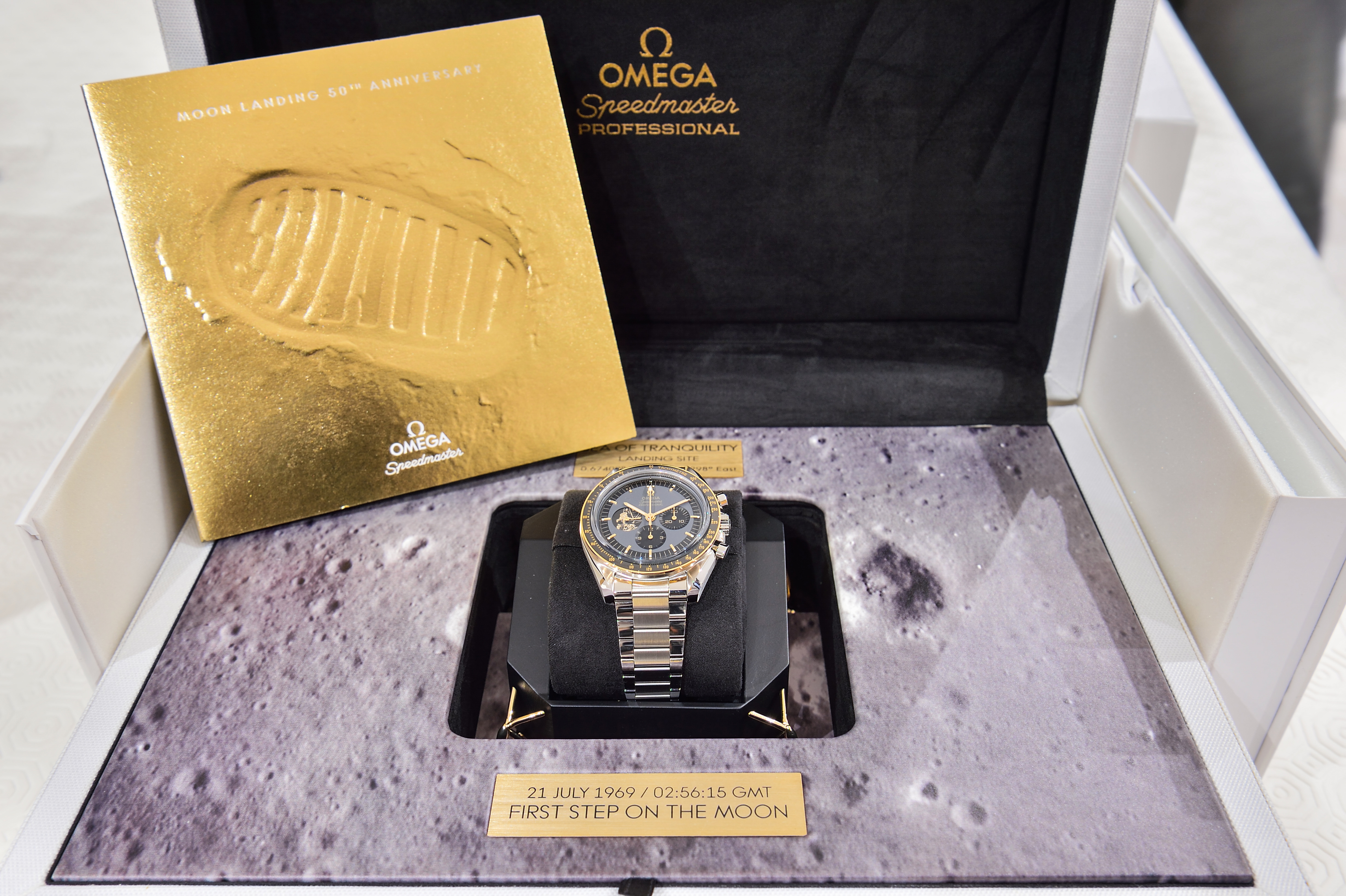 Omega 50th discount anniversary moon landing