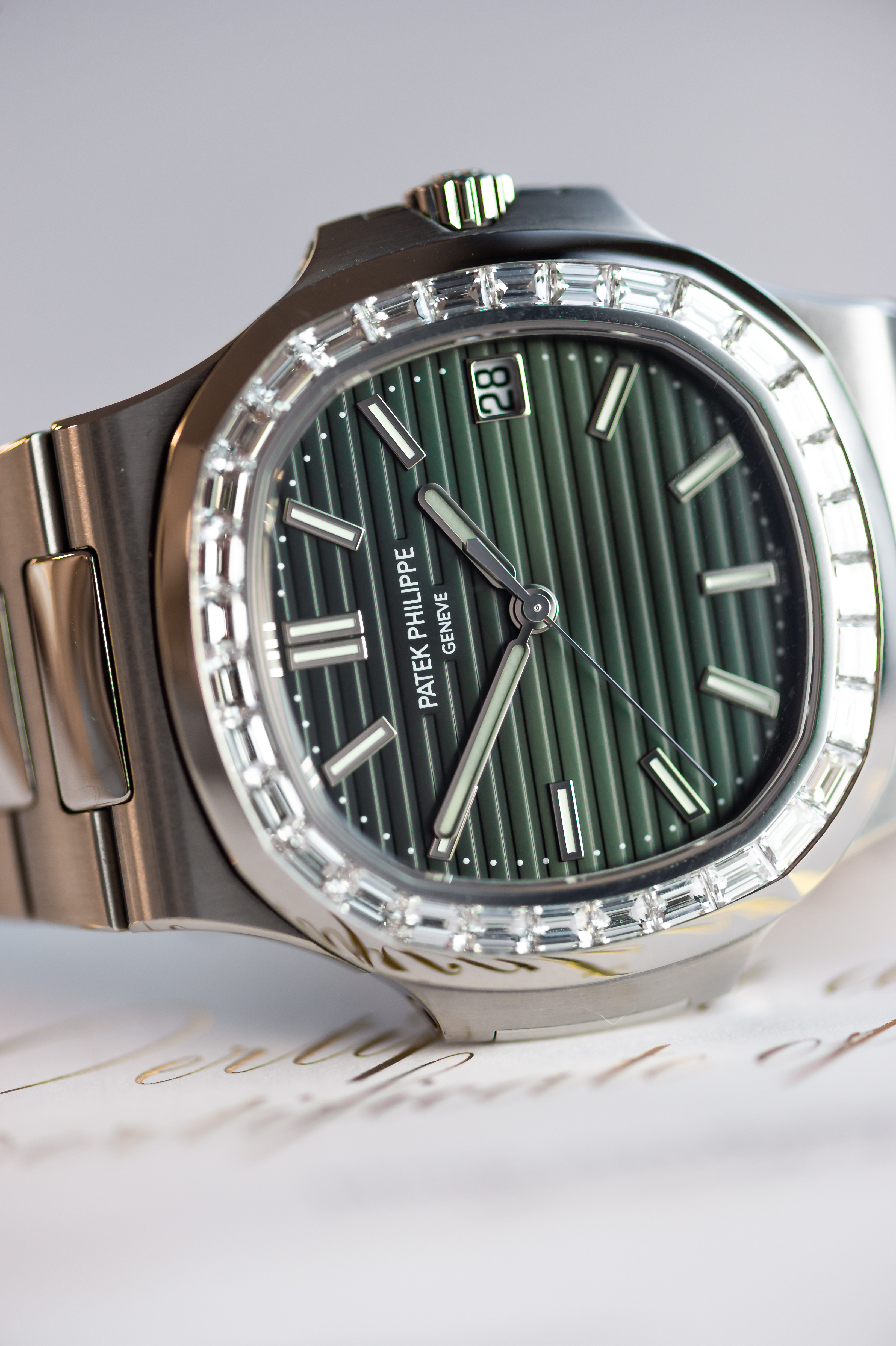 Patek philippe outlet nautilus caseback