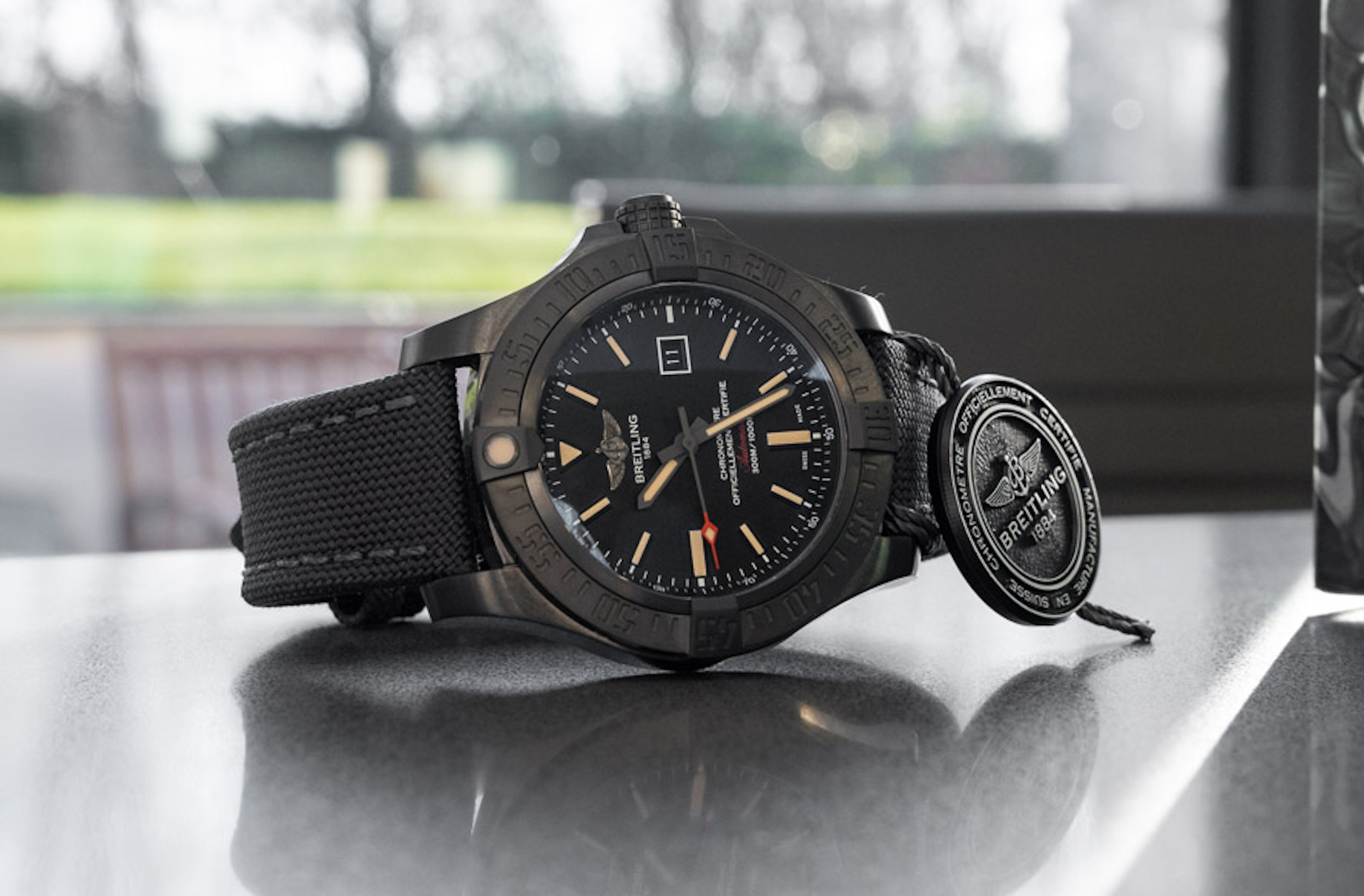 Breitling avenger shop blackbird 48mm review