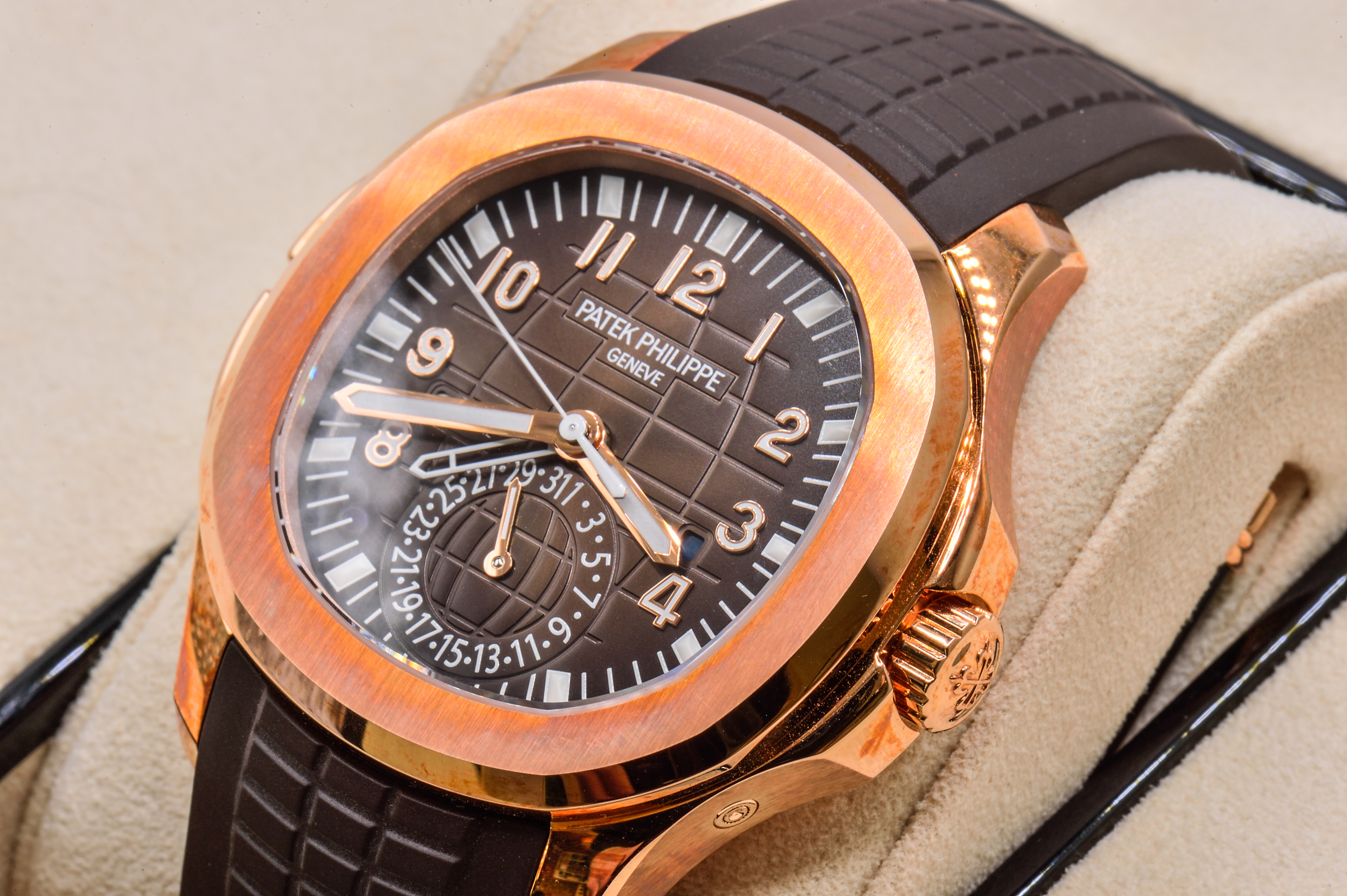 Patek aquanaut dual online time