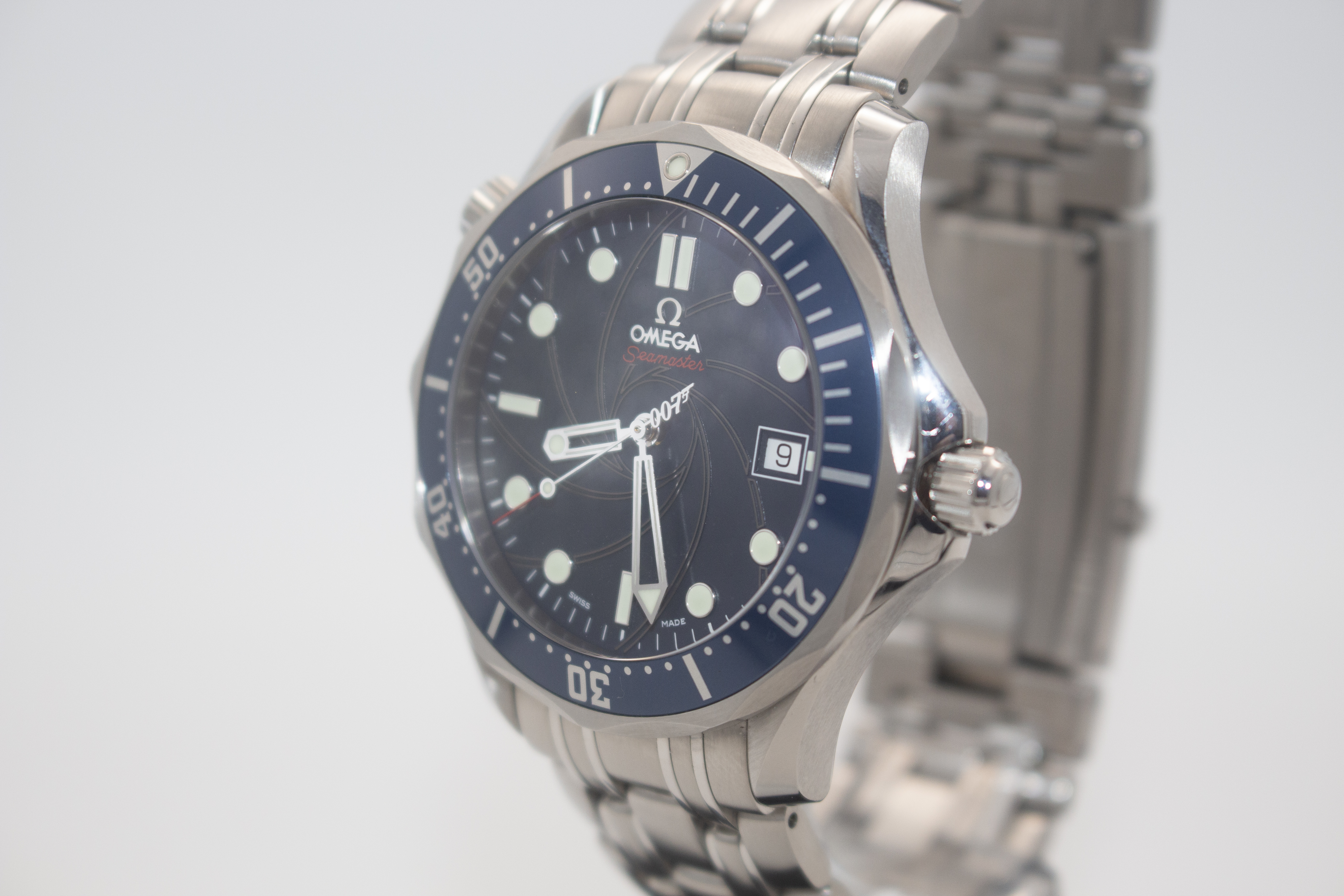 Omega seamaster bond shop limited series 2006