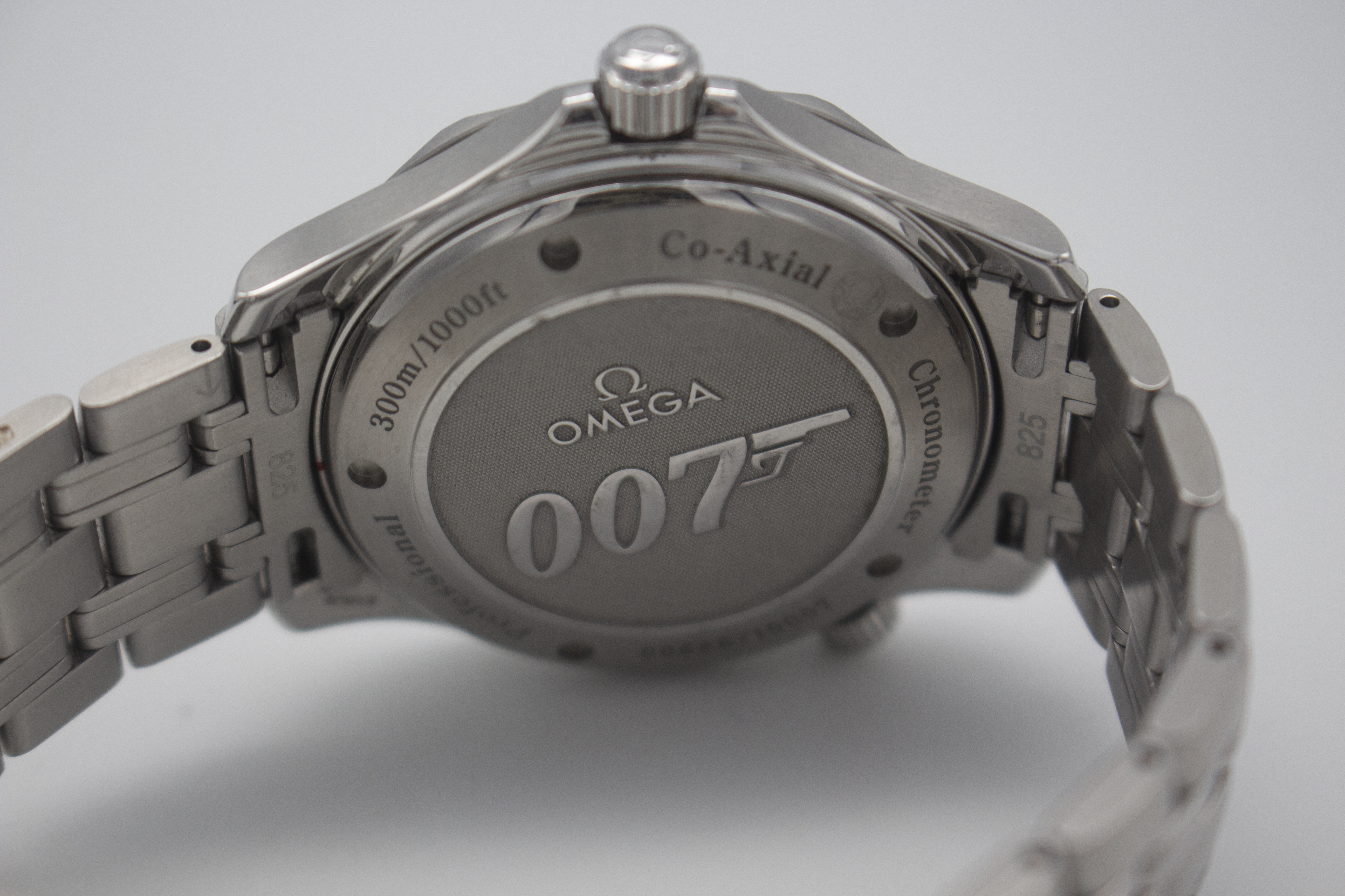 Omega seamaster bond limited series 2006 best sale