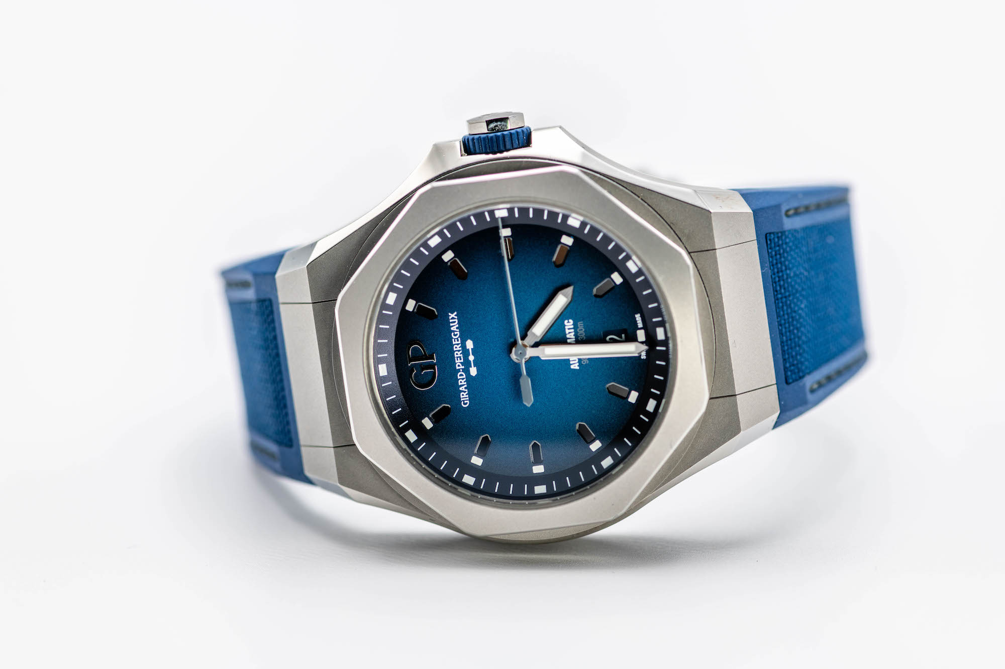 2021 GIRARD PERREGAUX LAUREATO ABSOLUTE Ti 230 for sale by auction