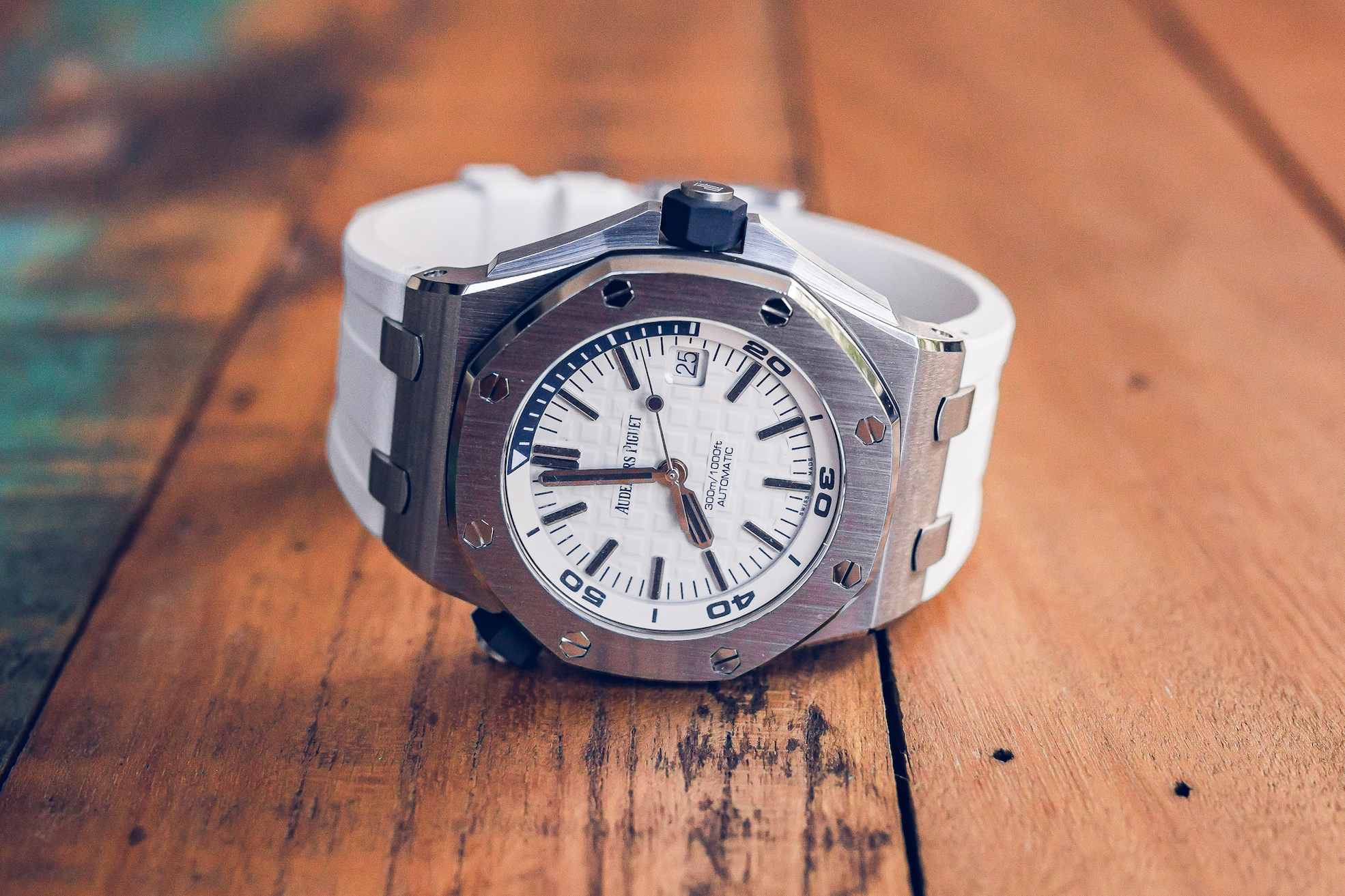 Royal oak hotsell offshore white