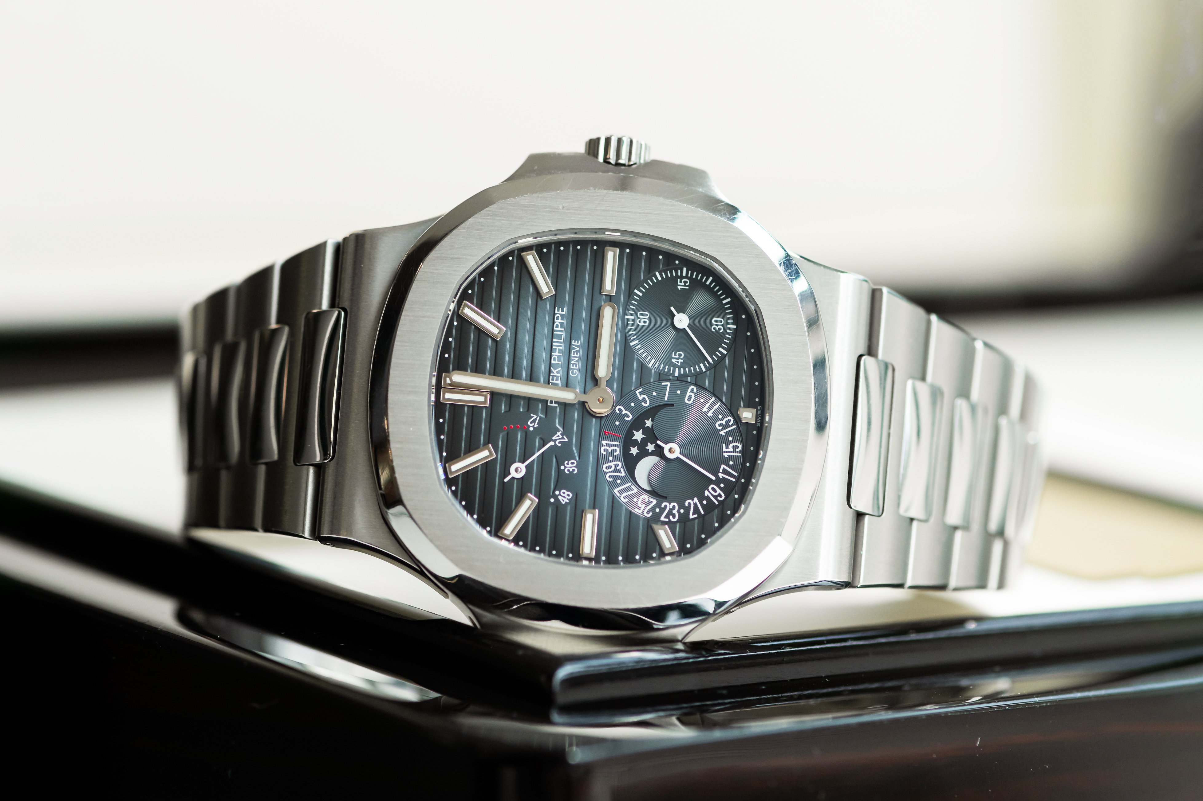 Patek clearance nautilus moonphase