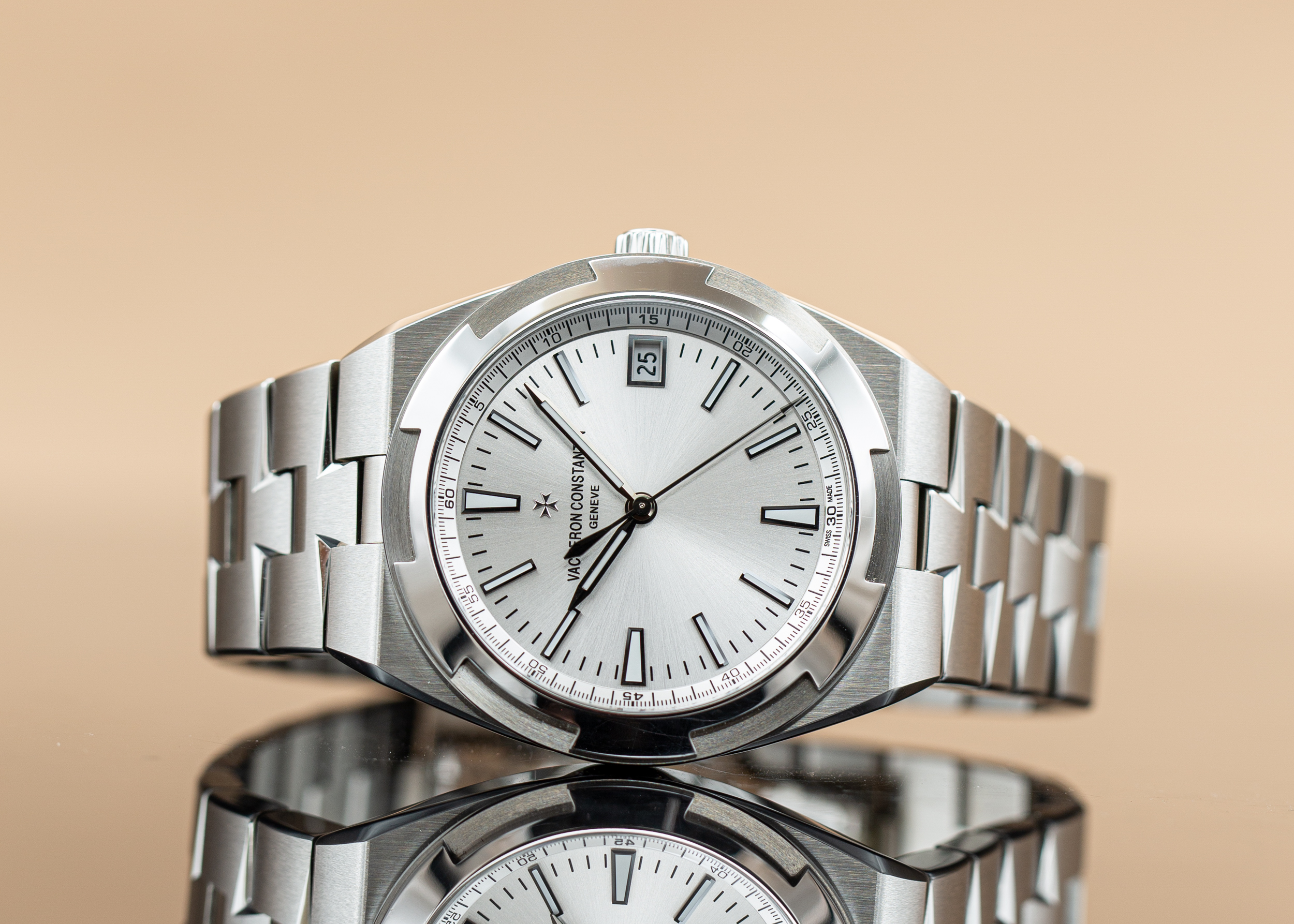 2020 VACHERON CONSTANTIN OVERSEAS SELF WINDING for sale by auction