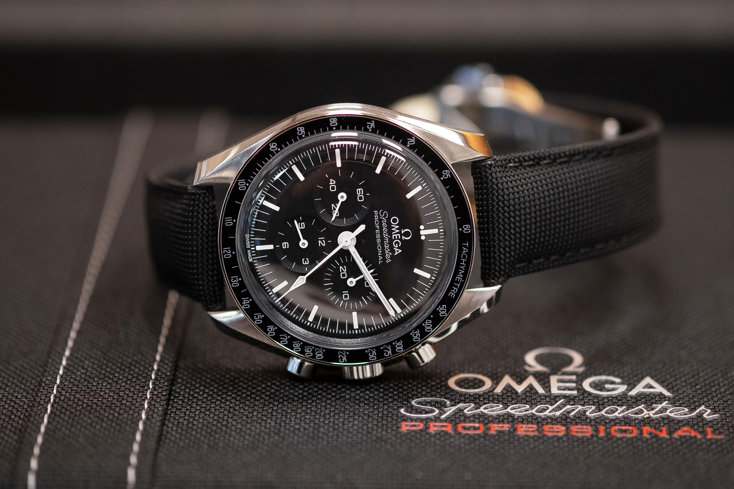 Omega speedmaster online auction