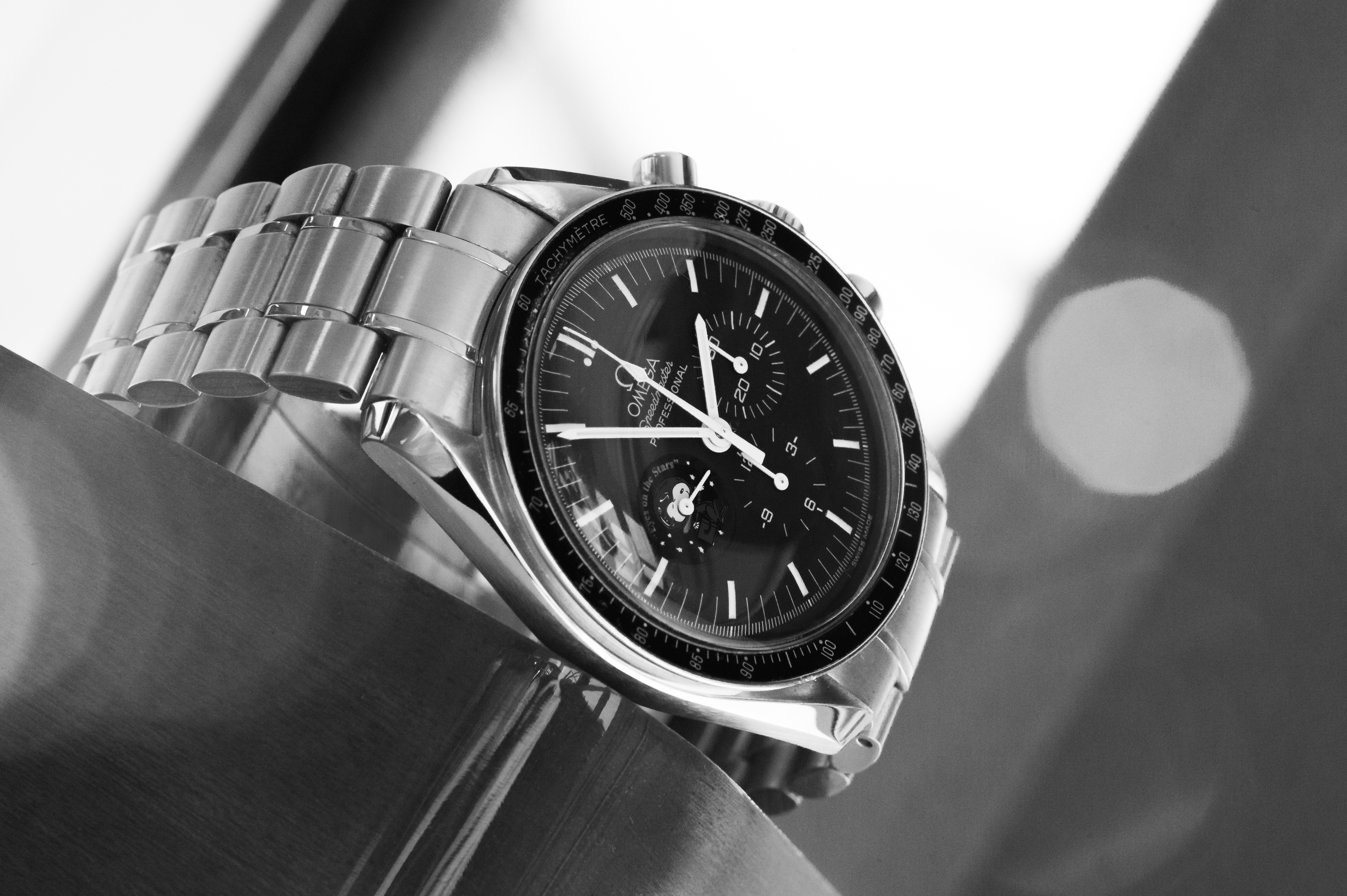 SPEEDMASTER MOONWATCH SNOOPY BLACK BEZEL TEXTILE