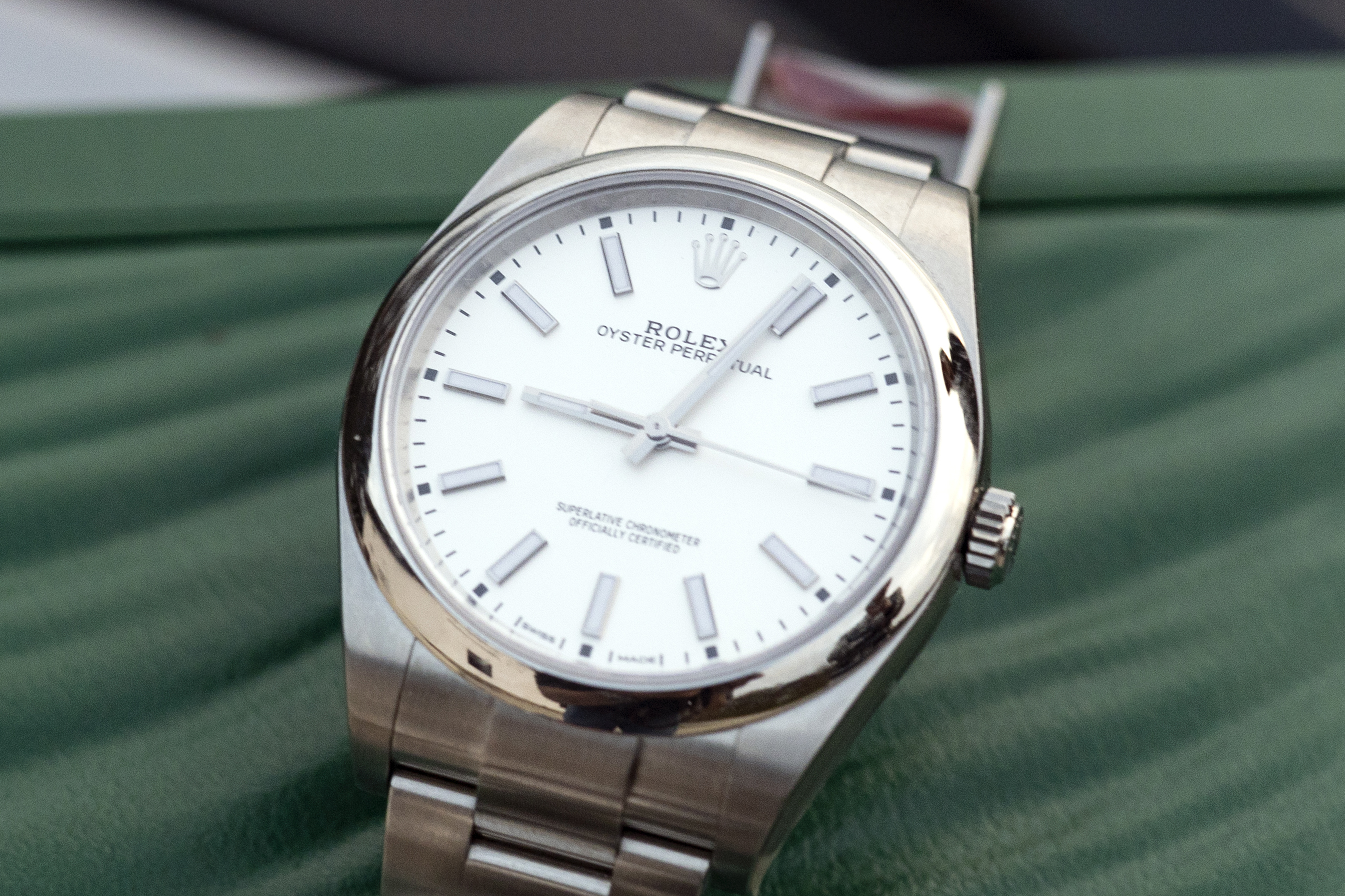 Rolex oyster perpetual white dial online 39mm