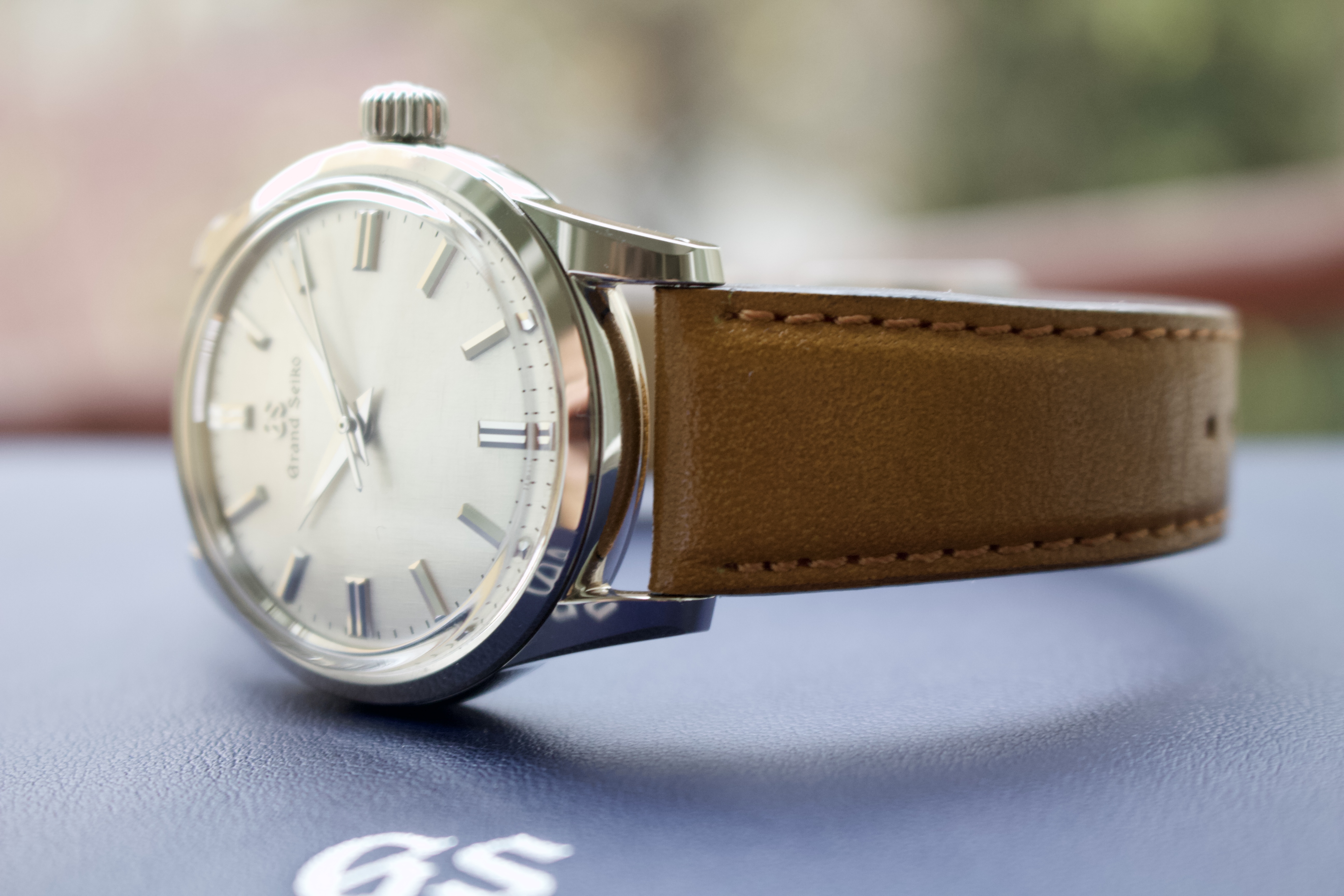 本日限定特別価格！早勝！OLD ＭGARAKUDAダークブラウン 2022 GRAND SEIKO SBGW267 'ASAKAGE' for sale in Prague, Czechia