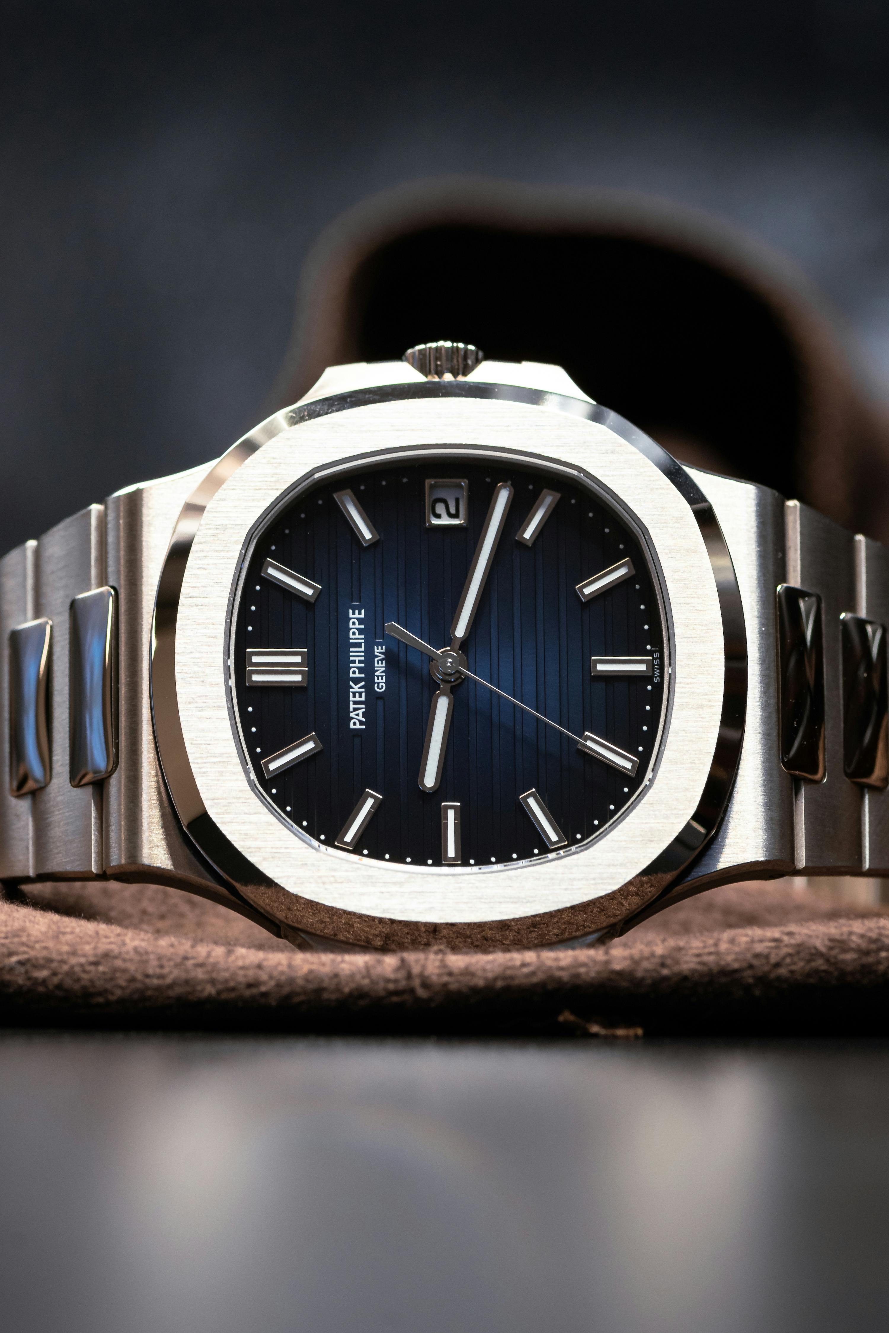 2022 PATEK PHILIPPE NAUTILUS '5811' for sale by auction in London ...