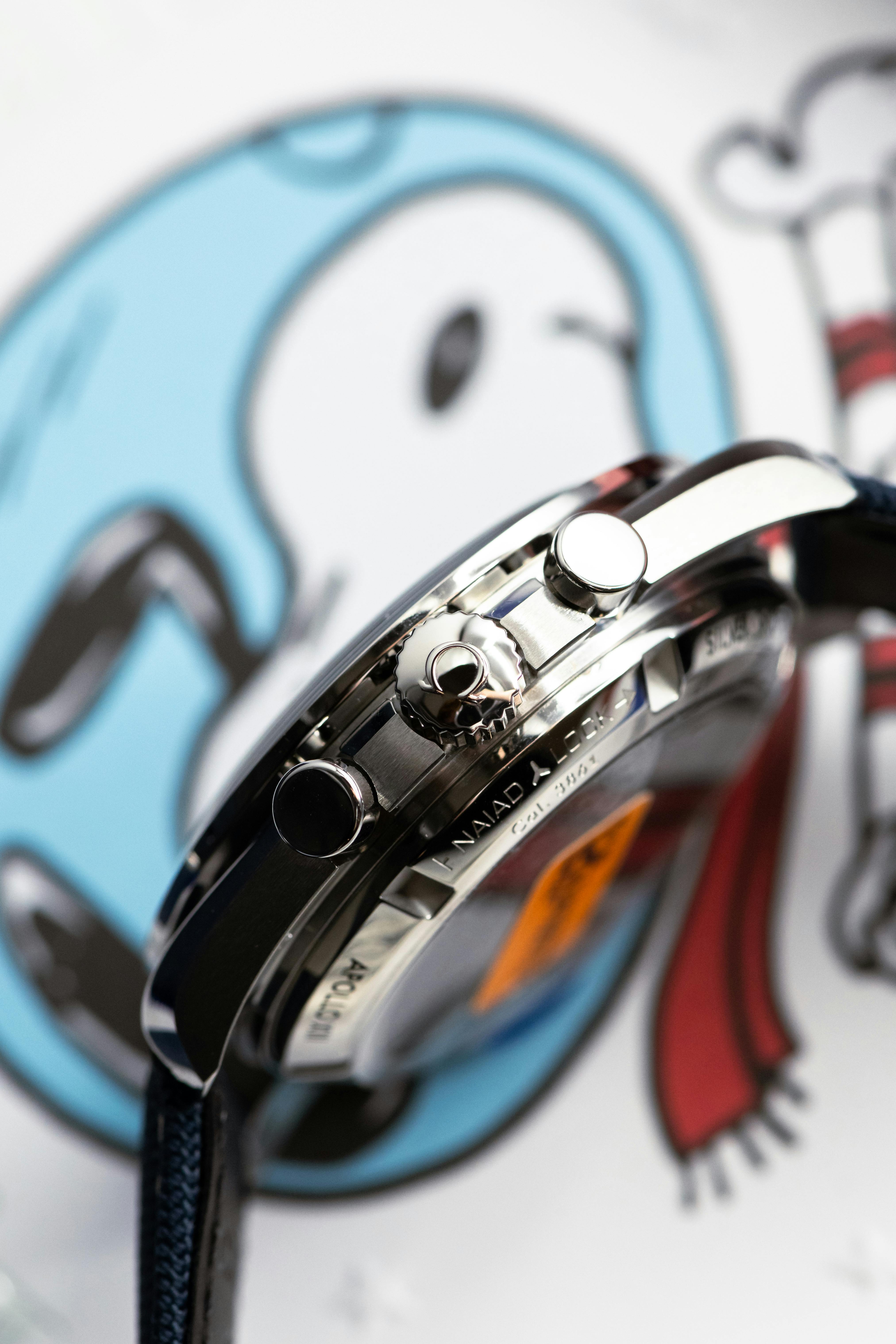 2023 Omega Speedmaster 50th Anniversary Silver Snoopy Award Chronome –  Grailzee