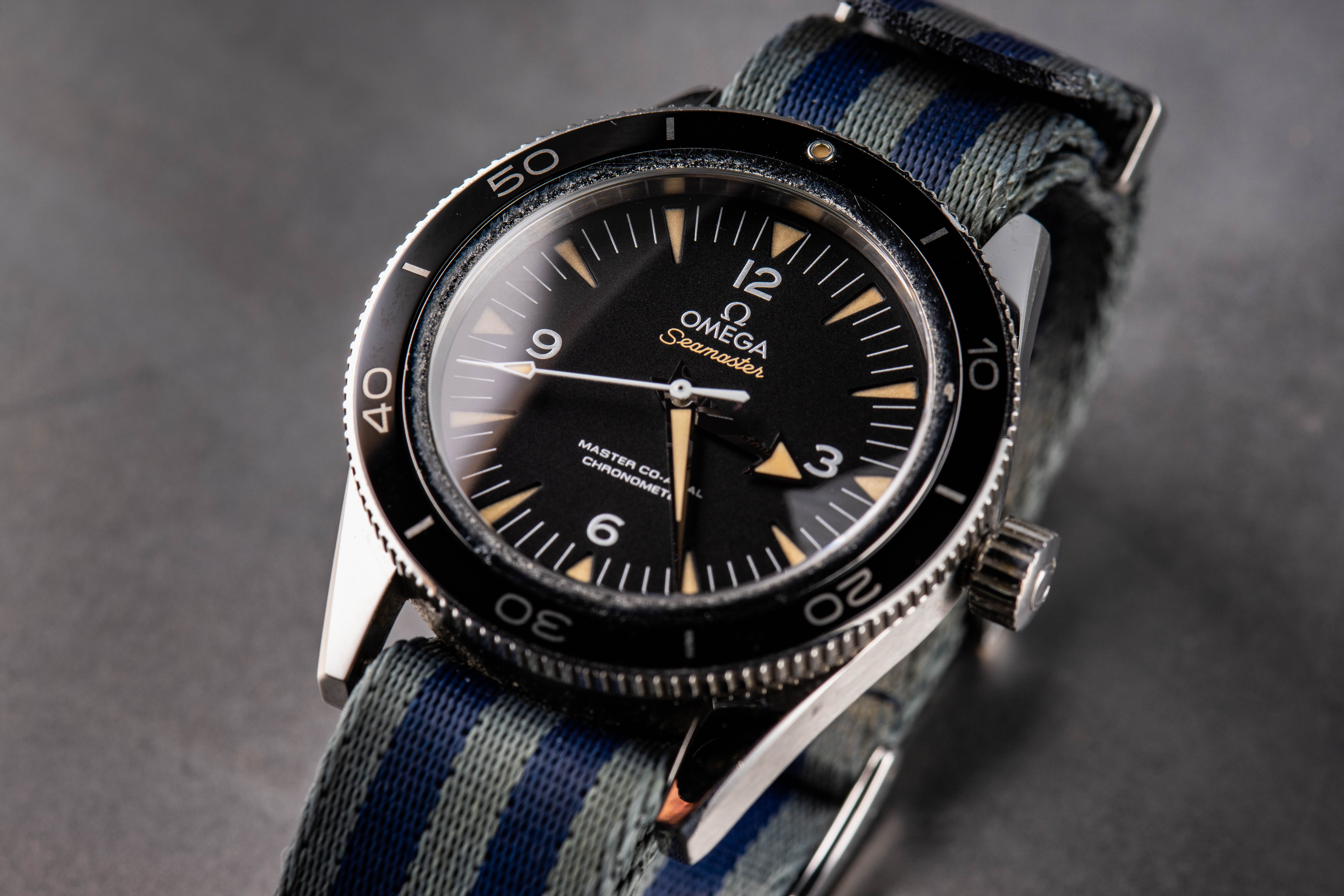 OMEGA　SEAMASTER　カフスリンクス　レッド Rubber Strap for Omega Seamaster Diver 300m GMT - ZEALANDE