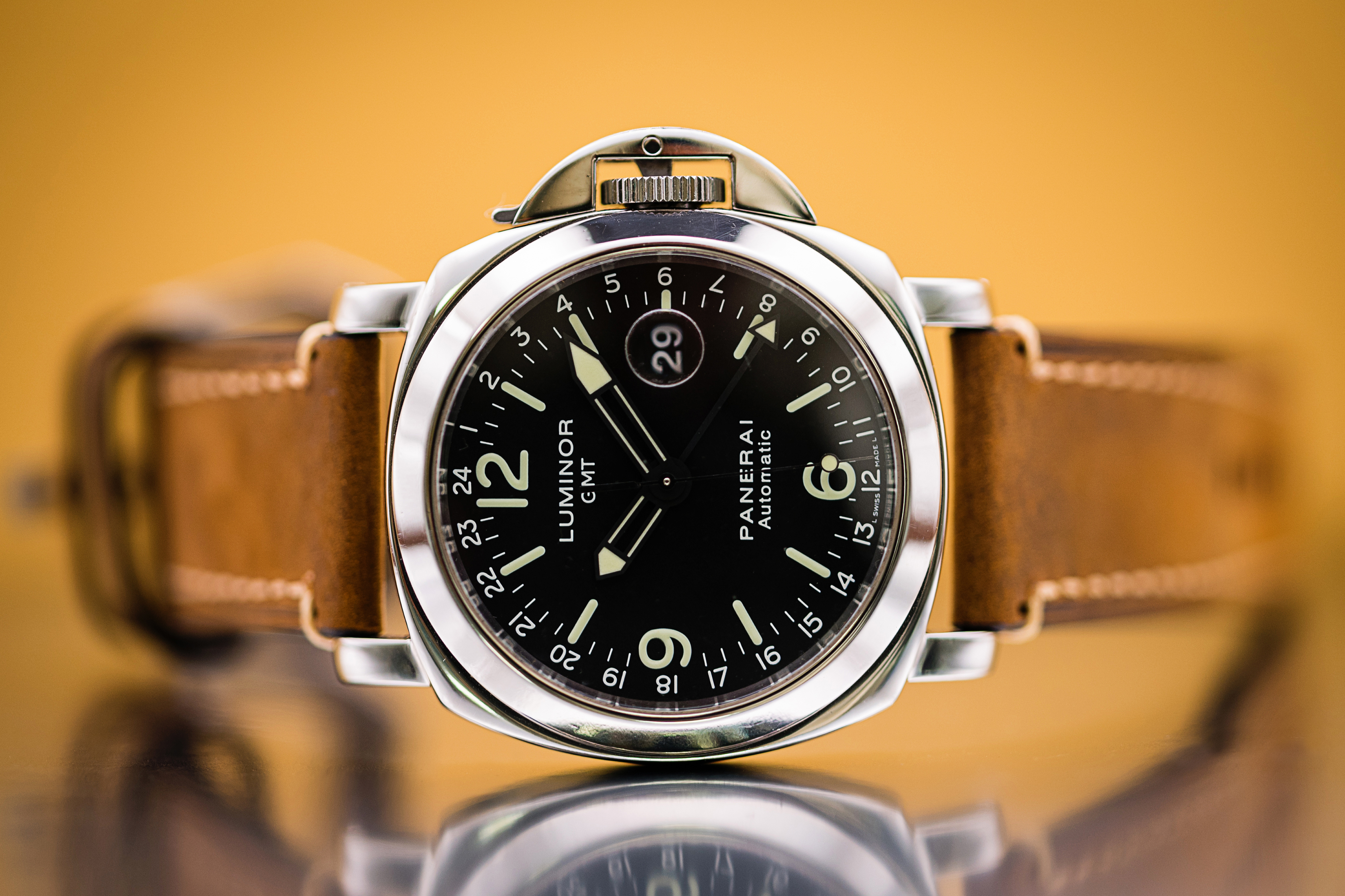 Panerai luminor hotsell gmt automatic