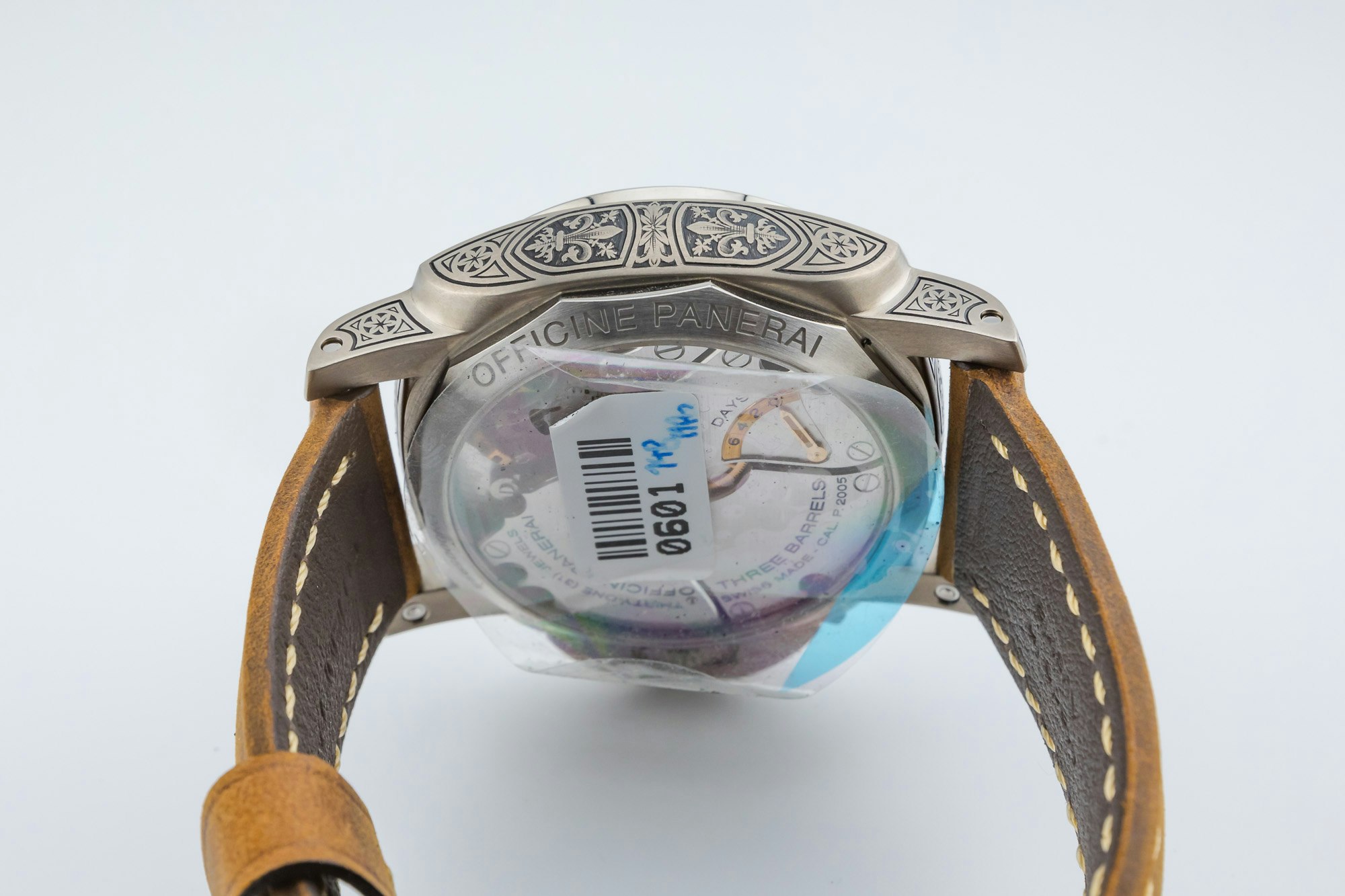 https://images.watchcollecting.com/005487/Anibas-Photography-Luminor-1950-Firenze-Tourbillon-GMT-Titanio-Green-113.jpg?fit=crop&crop=bottom&auto=compress&dpr=1&cs=srgb&q=75