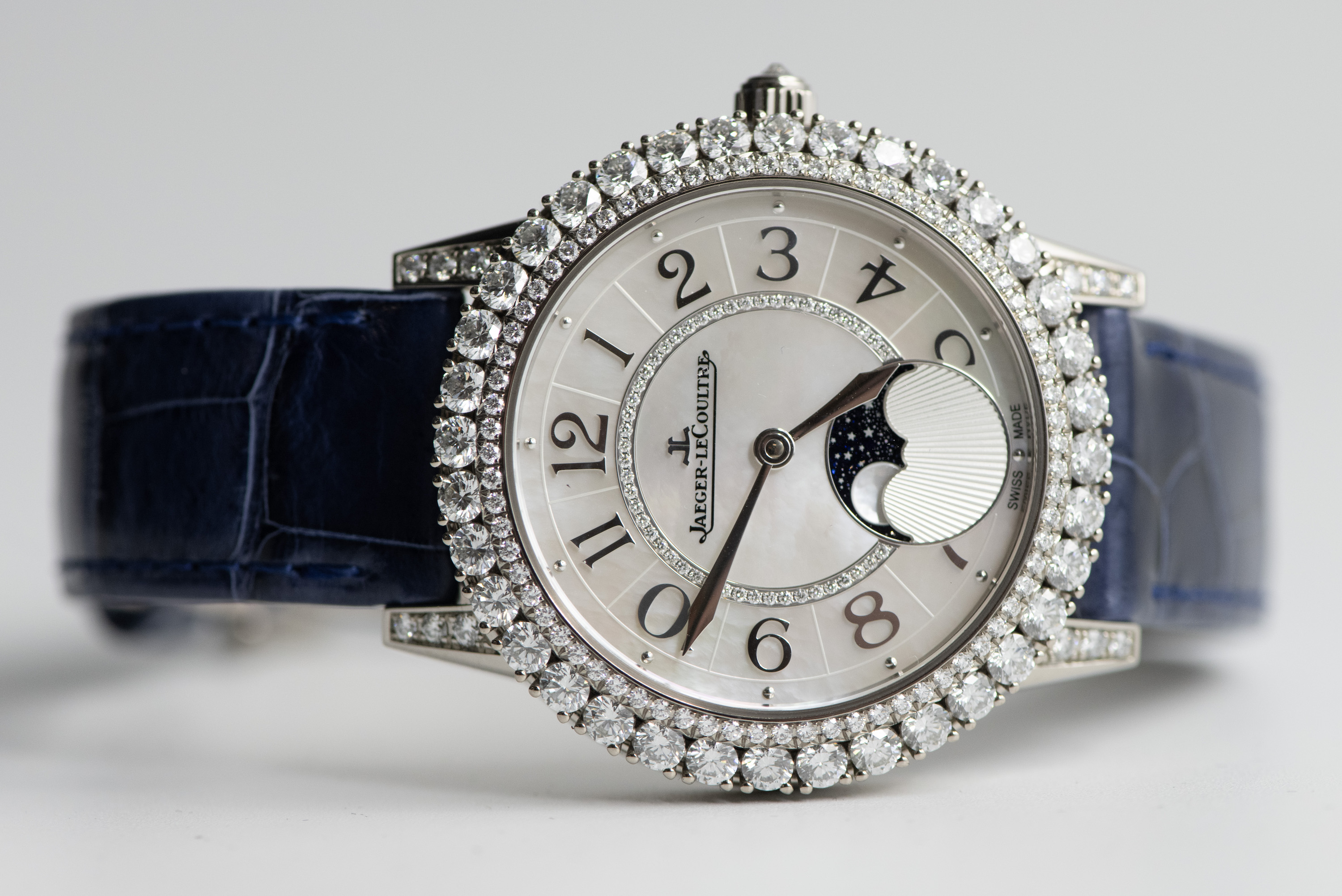 2020 JAEGER LECOULTRE RENDEZ VOUS DAZZLING MOON for sale by auction in London United Kingdom