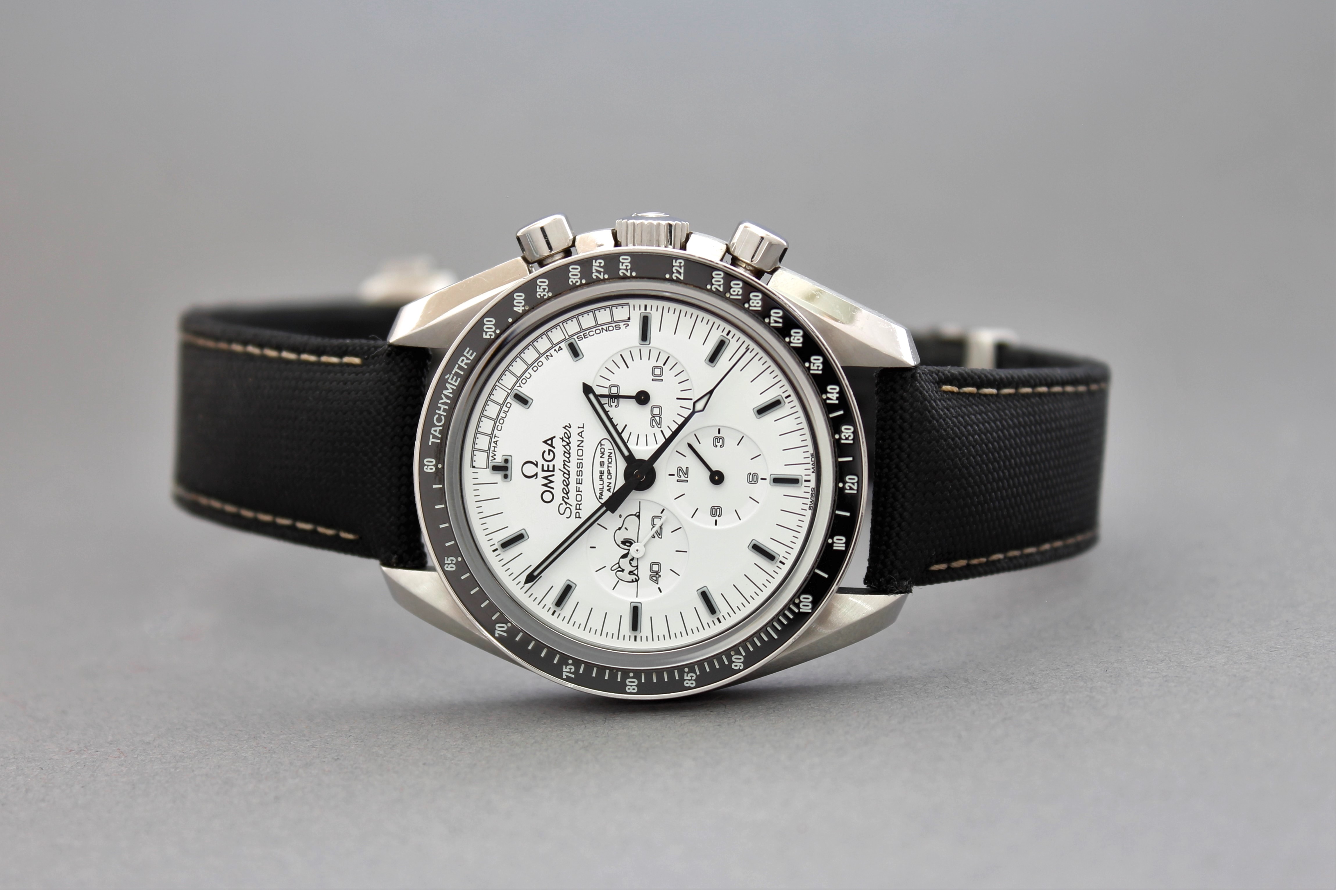 Omega speedmaster hotsell professional snoopy