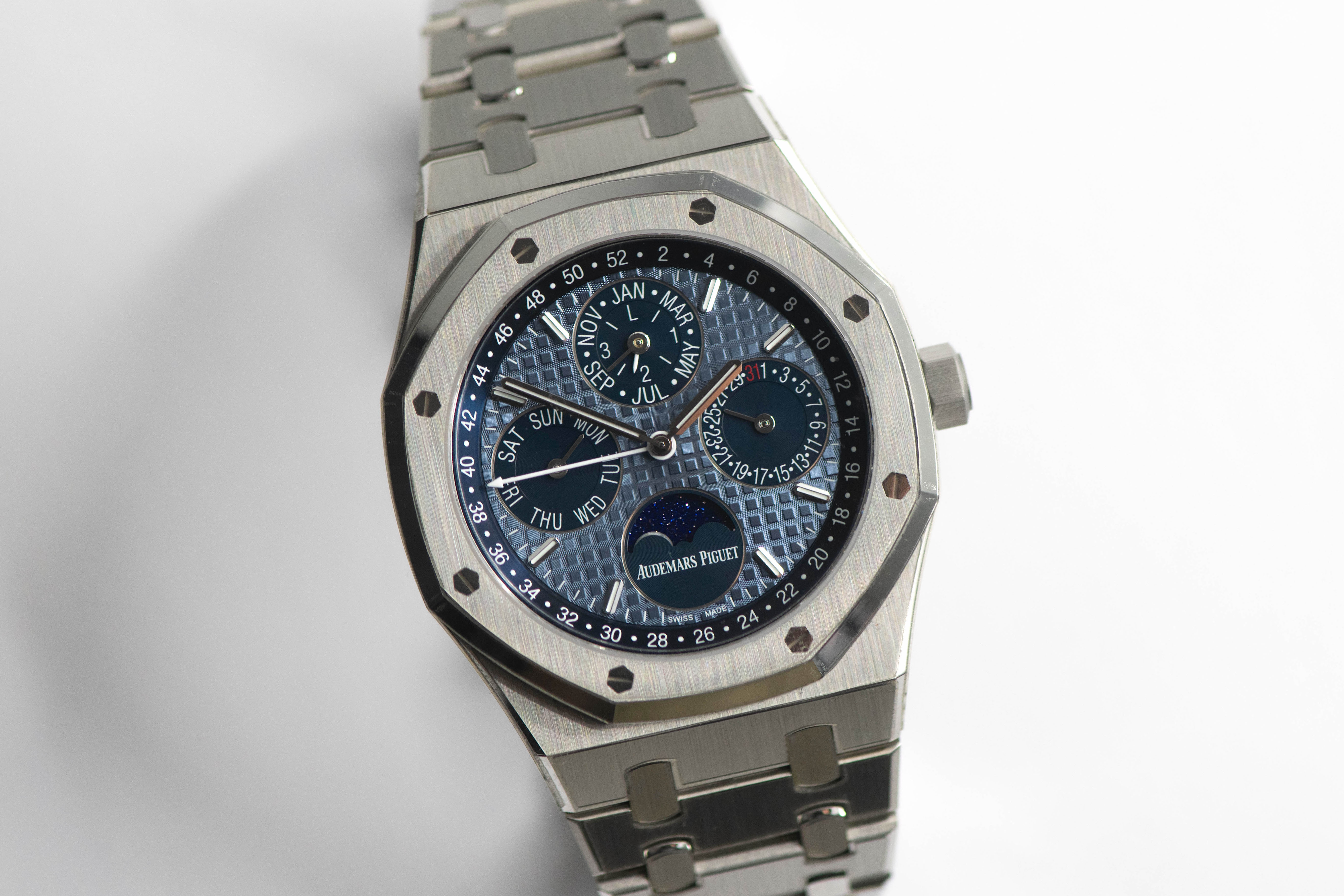 Royal oak offshore perpetual calendar clearance chronograph