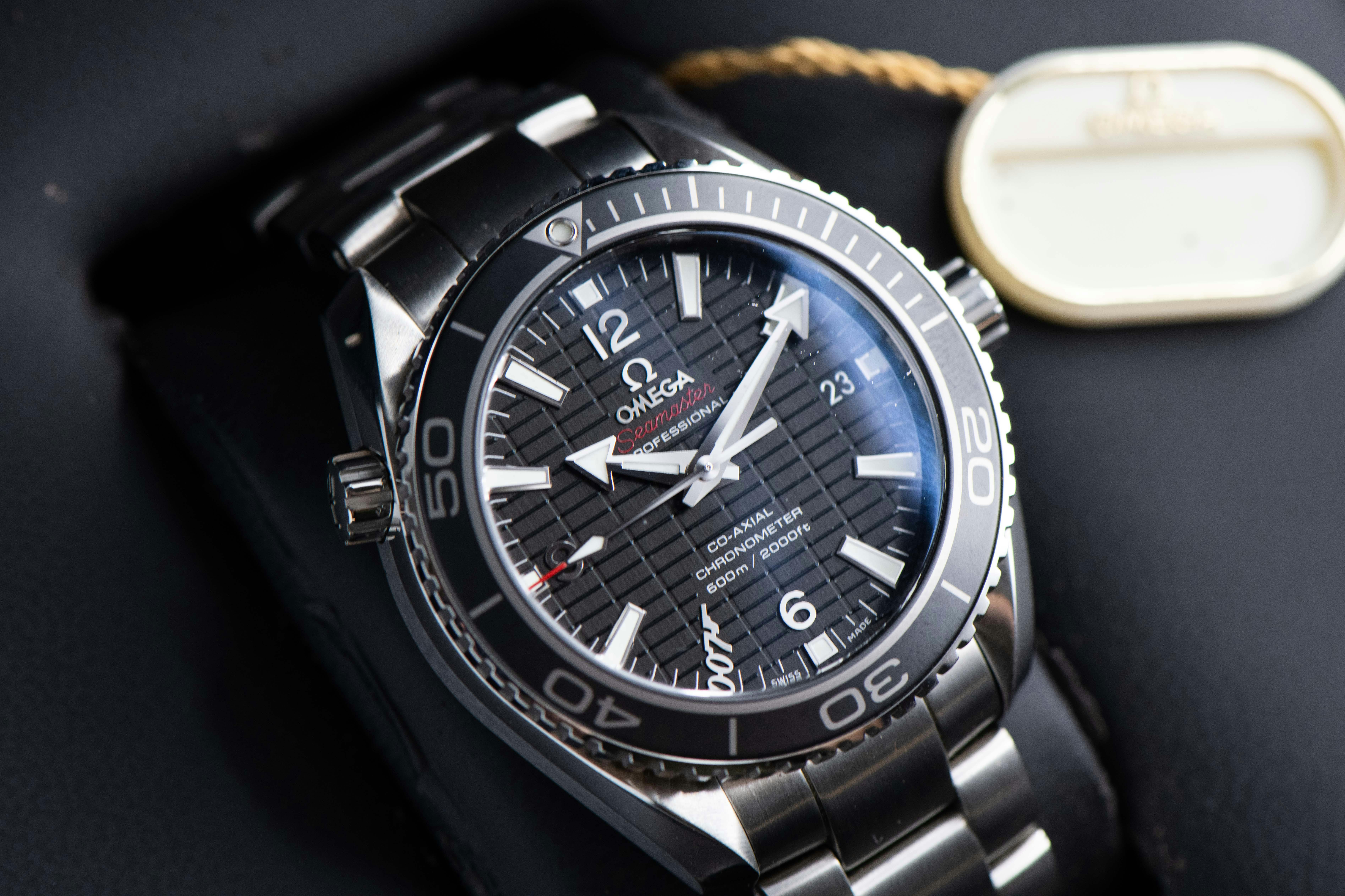 Omega seamaster planet ocean sales 600m skyfall limited edition