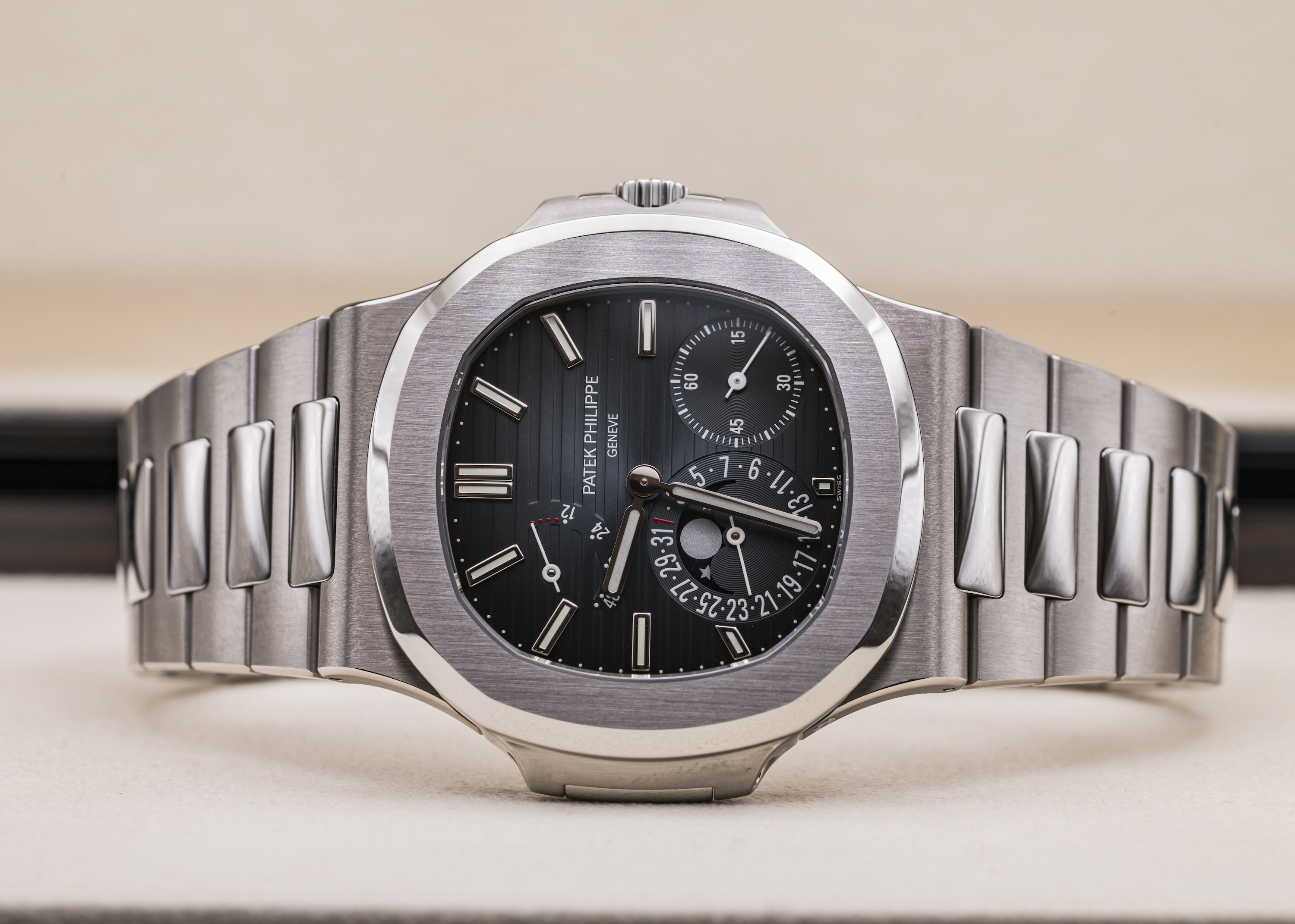 Patek nautilus store 2018