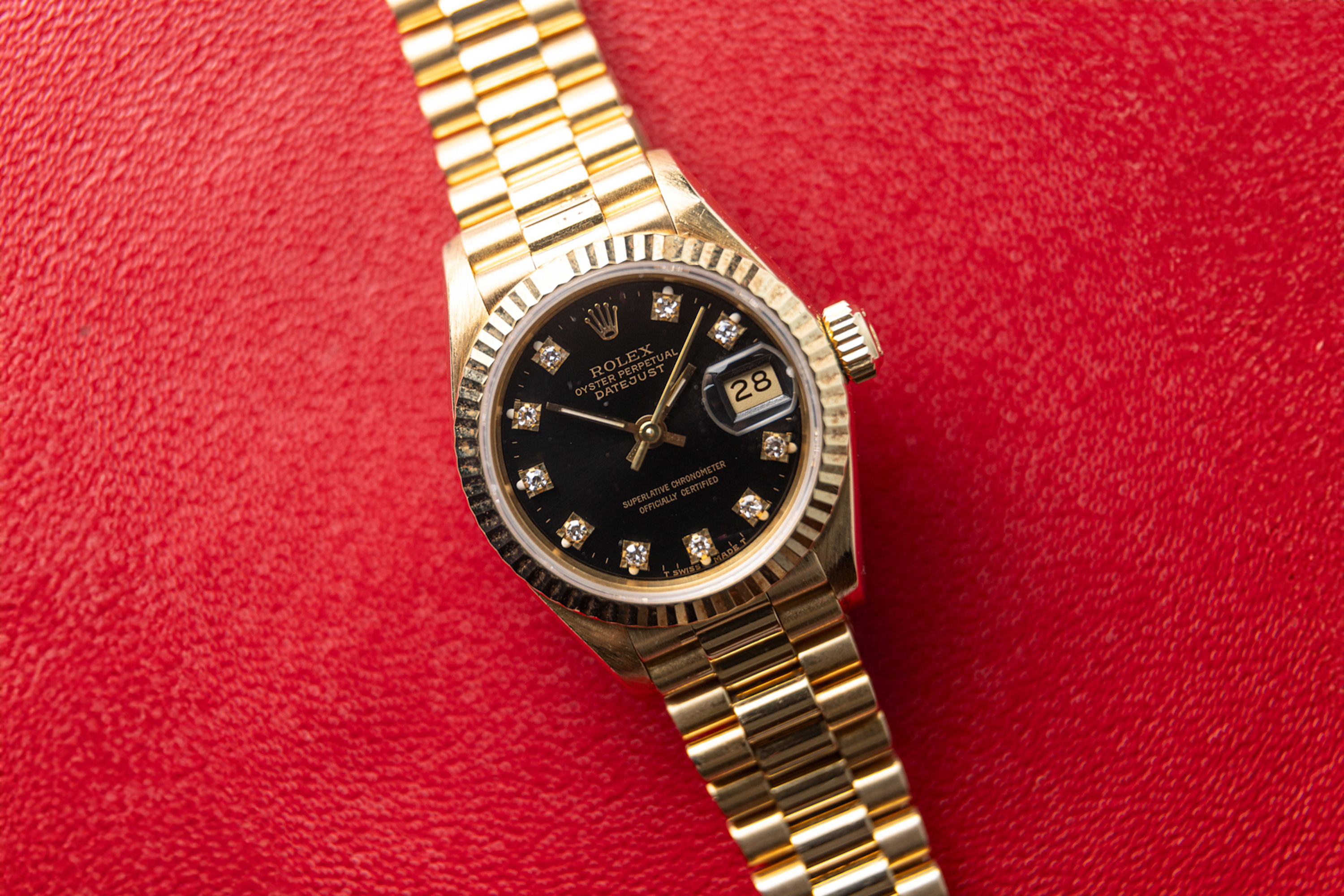 Rolex oyster perpetual 2024 datejust gold black face