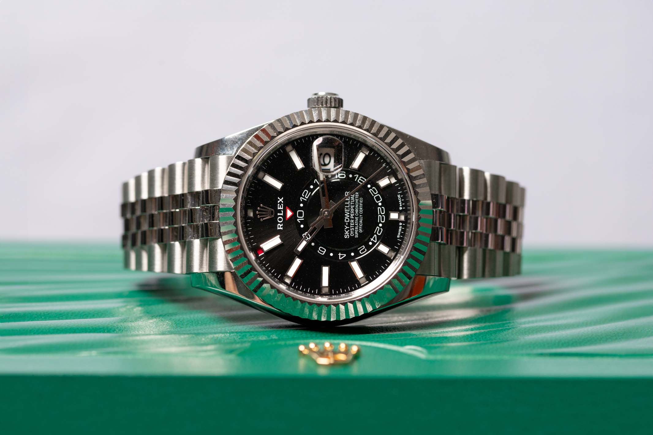 Rolex sky hot sale dweller 41mm