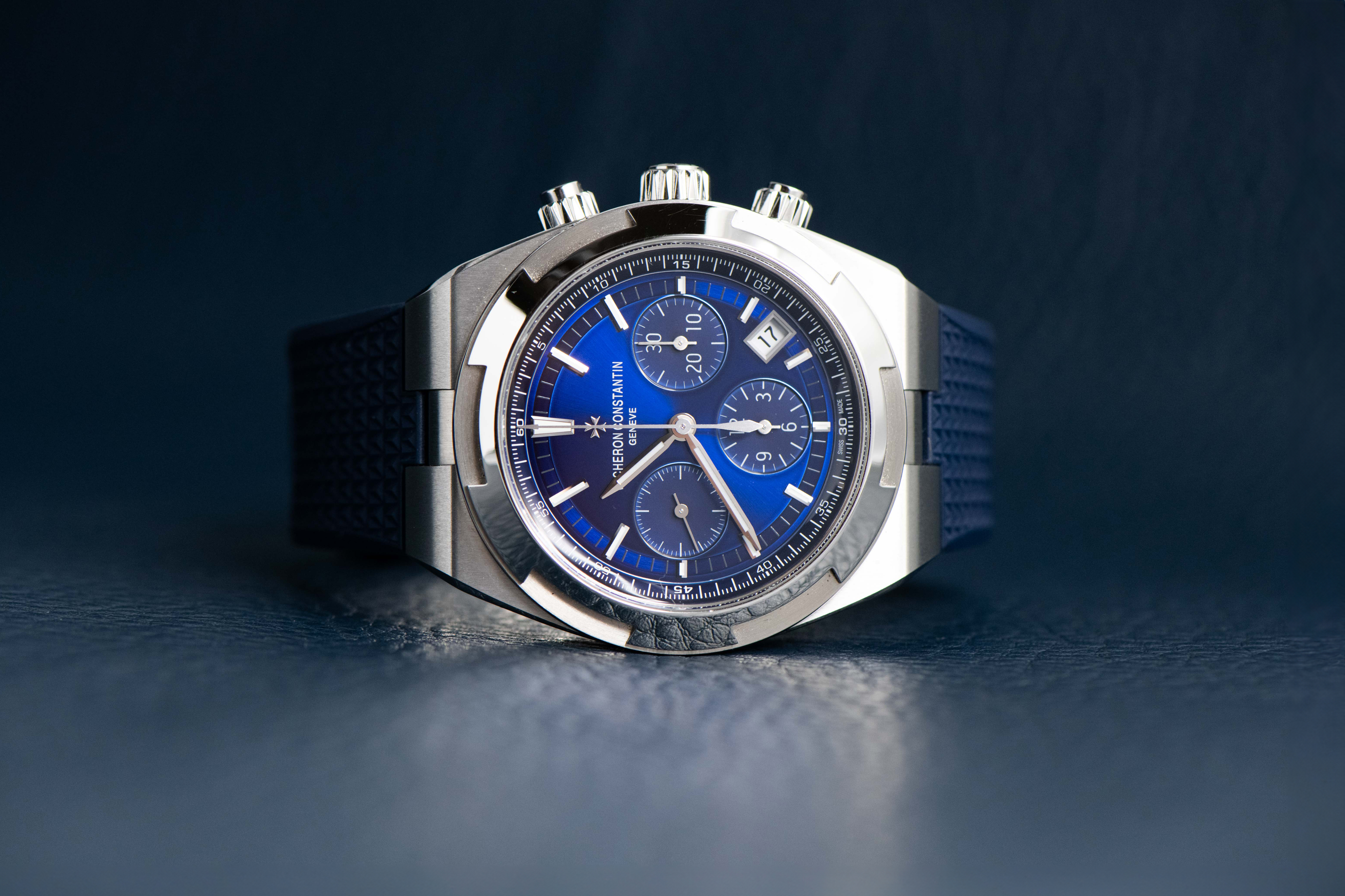 Vacheron constantin overseas on sale chronograph blue dial