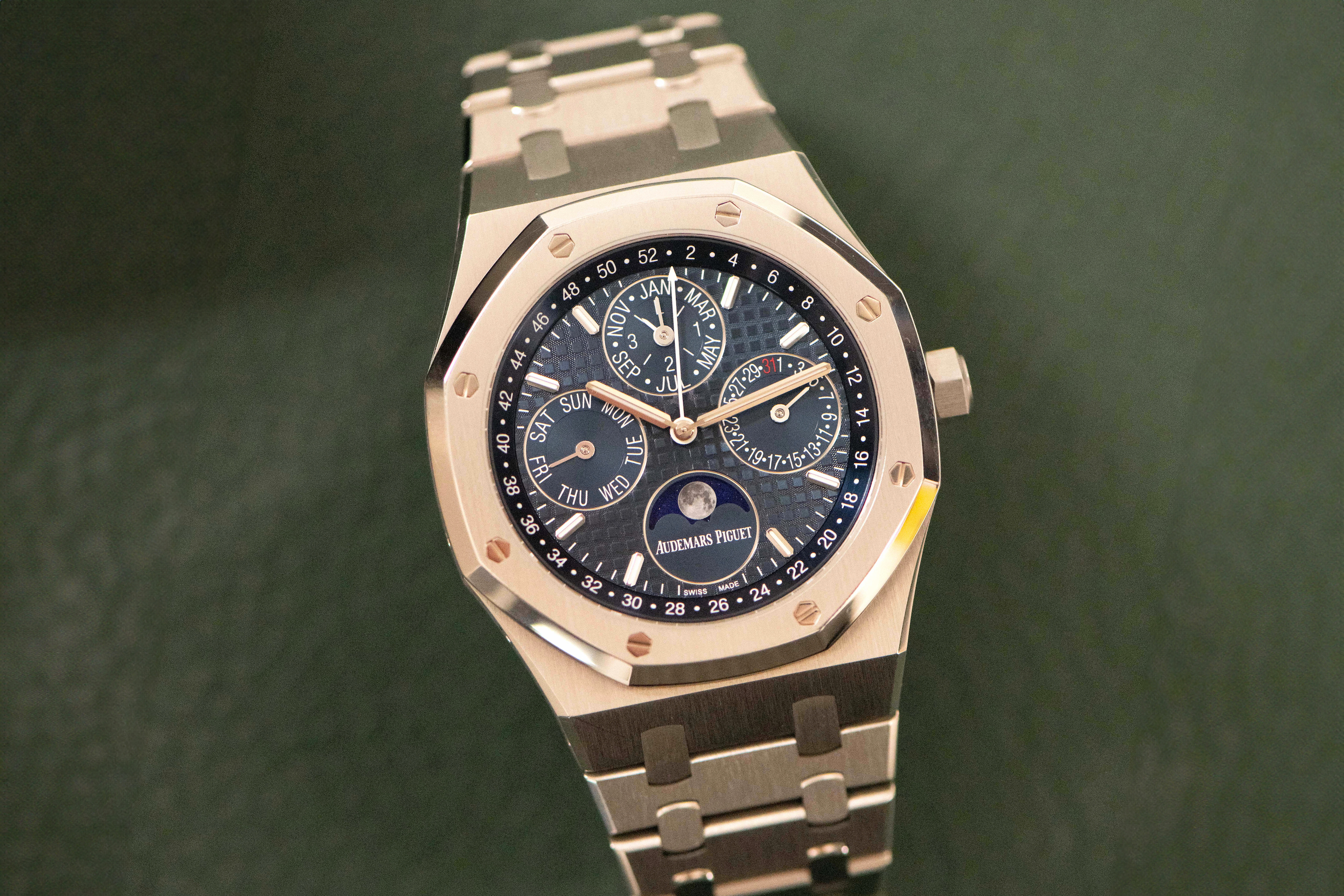 Ap royal oak hot sale perpetual calendar rose gold