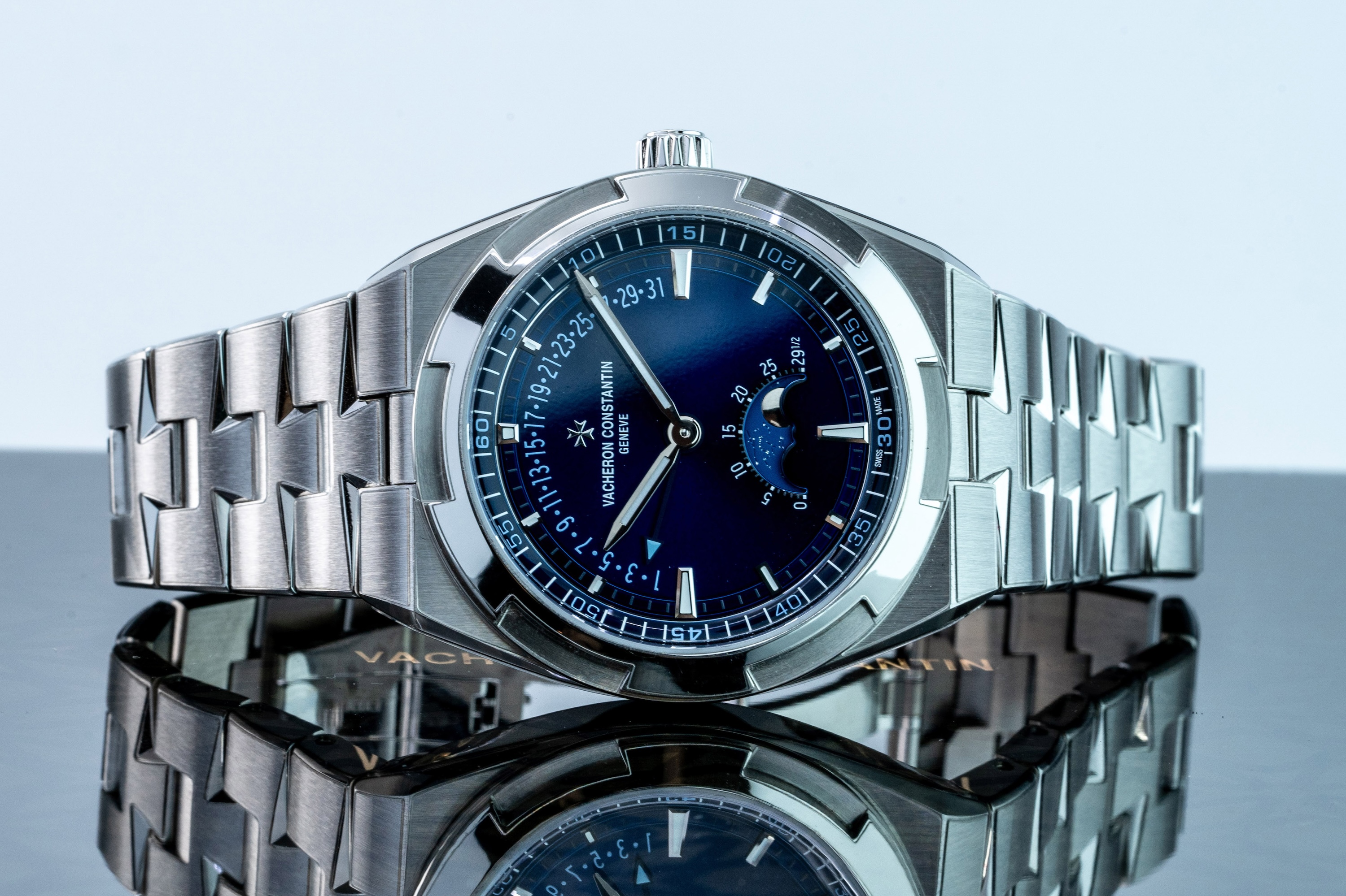 2024 Vacheron Constantin Overseas Moonphase for sale by 2024 Vacheron Constantin Overseas Moonphase for sale by