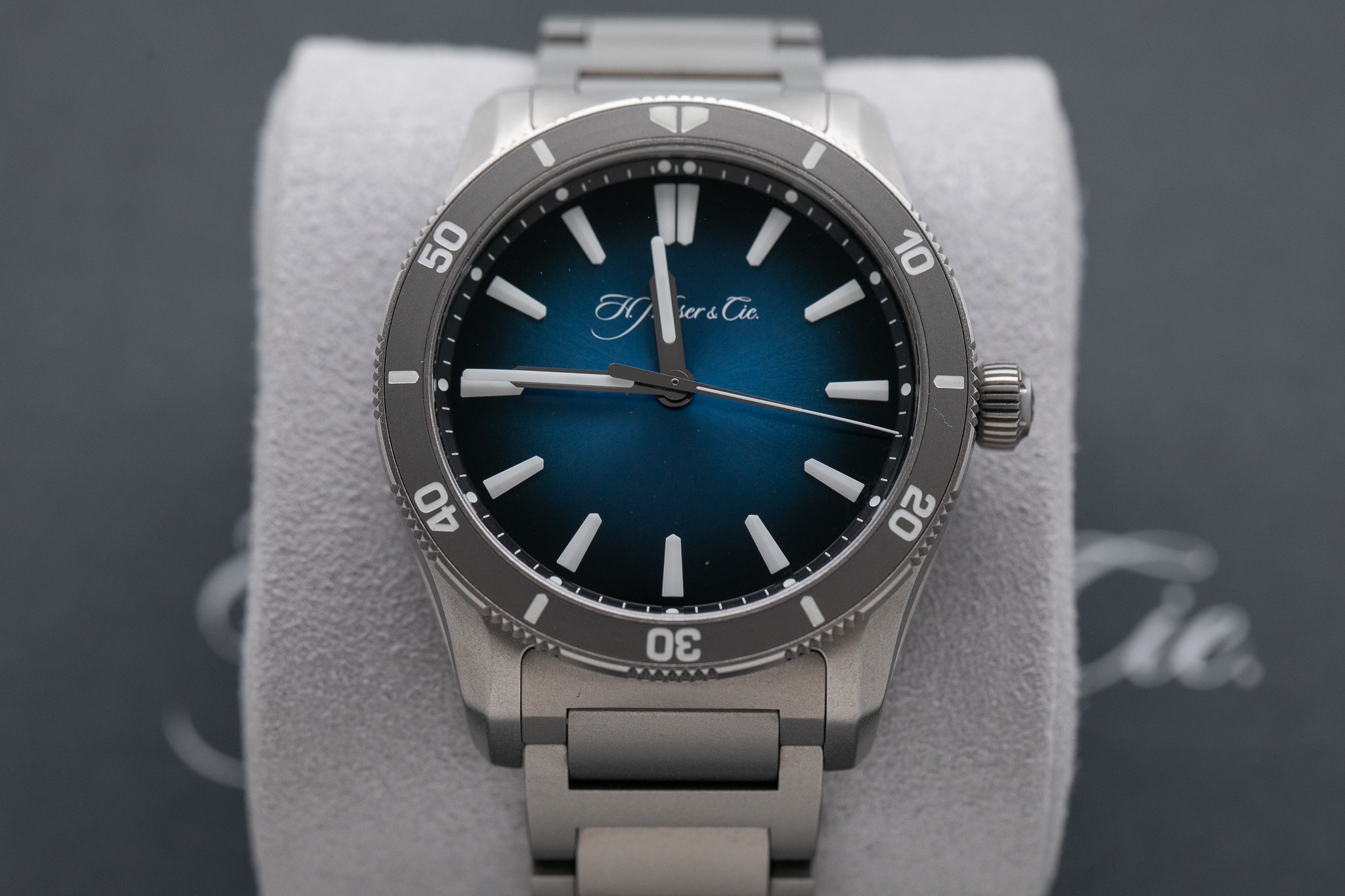 2022 H. Moser & Cie Pioneer Centre Seconds 'Funky Blue Limited