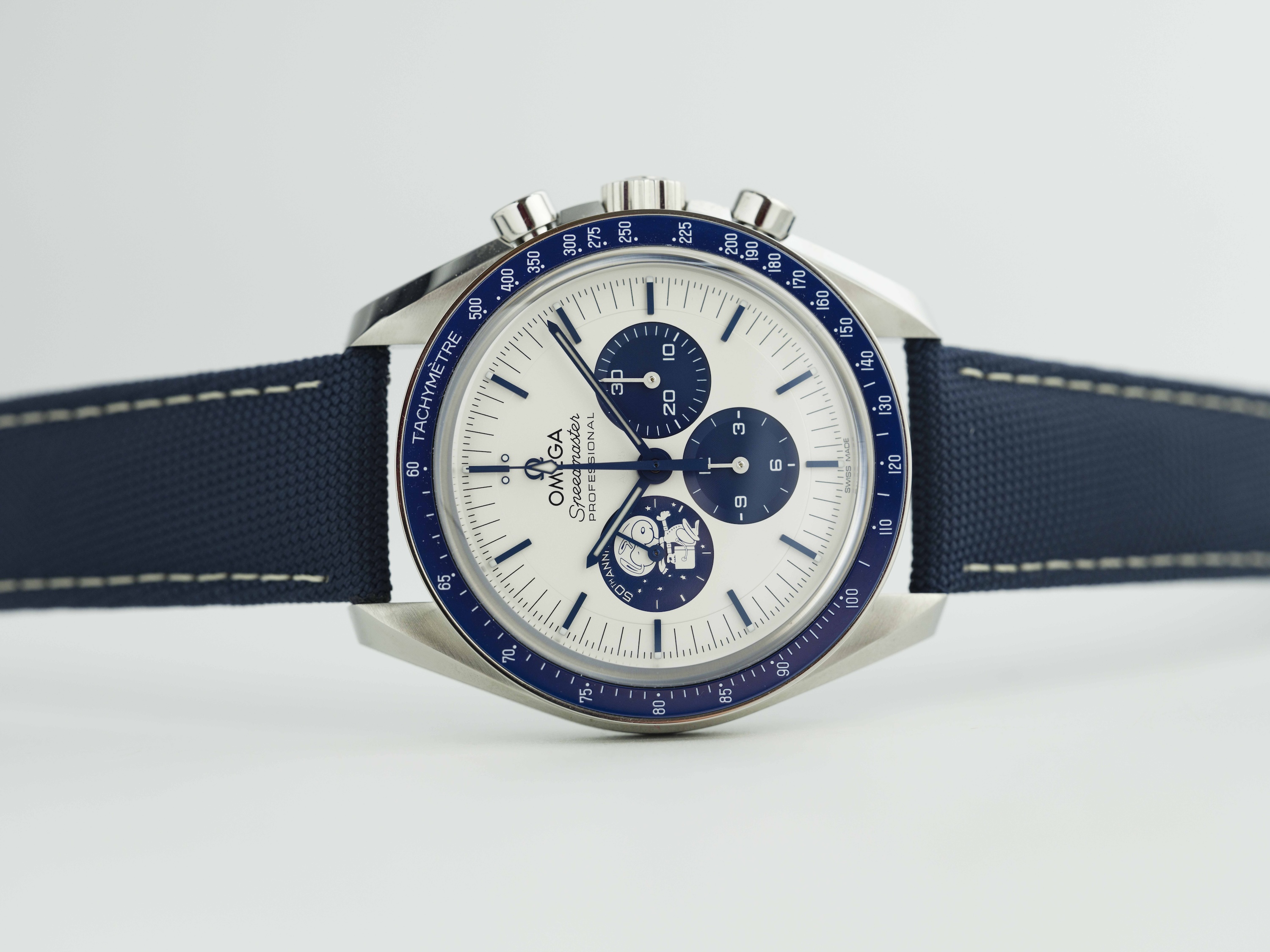 OMEGA SNOOPY 2025年1月9日原宿店購入！！ 2025 Omega Speedmaster 'Silver Snoopy Award' for sale by